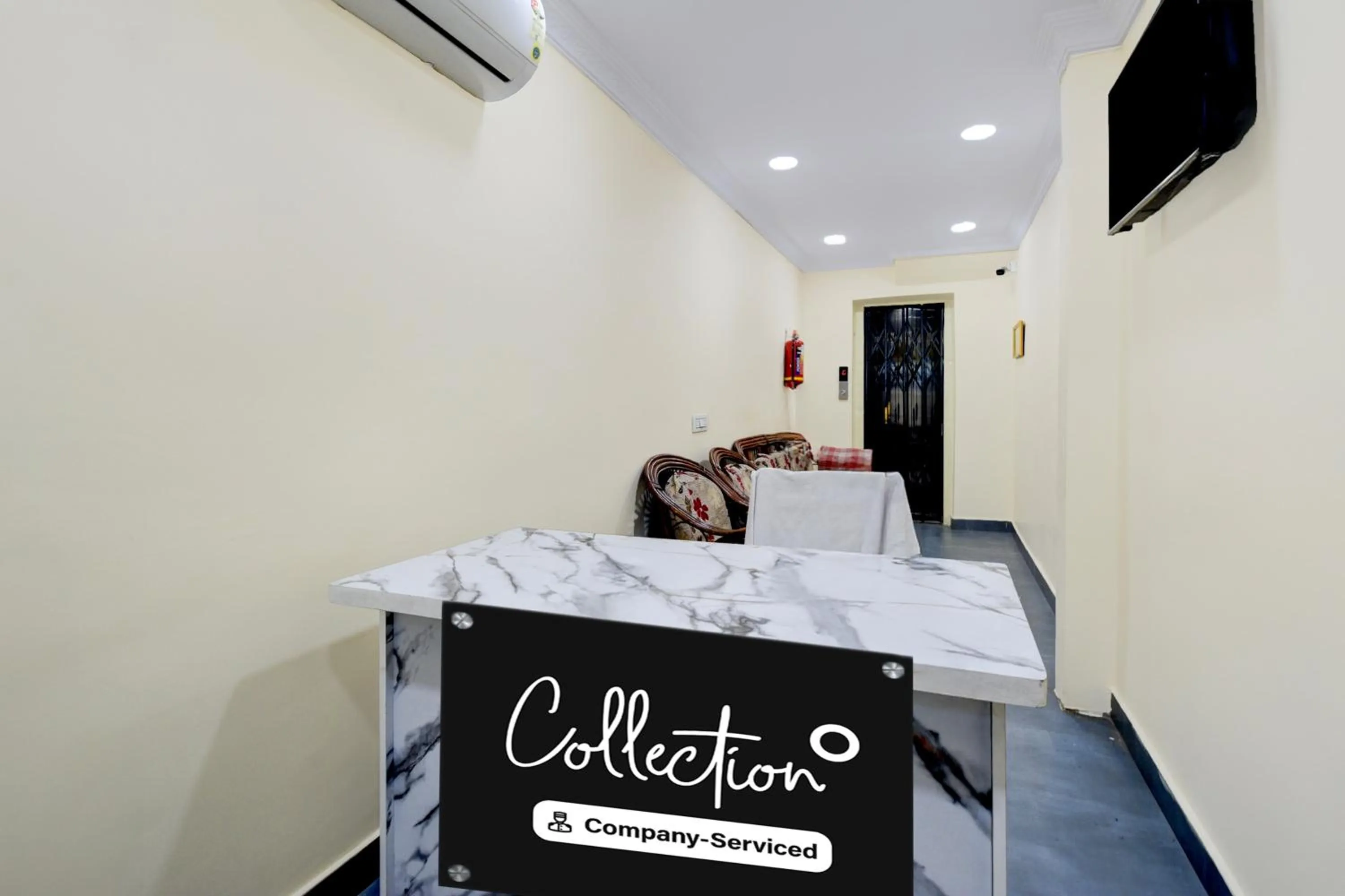 Lobby or reception, Bed in Super Collection O Kothapet Near Omini Hospital