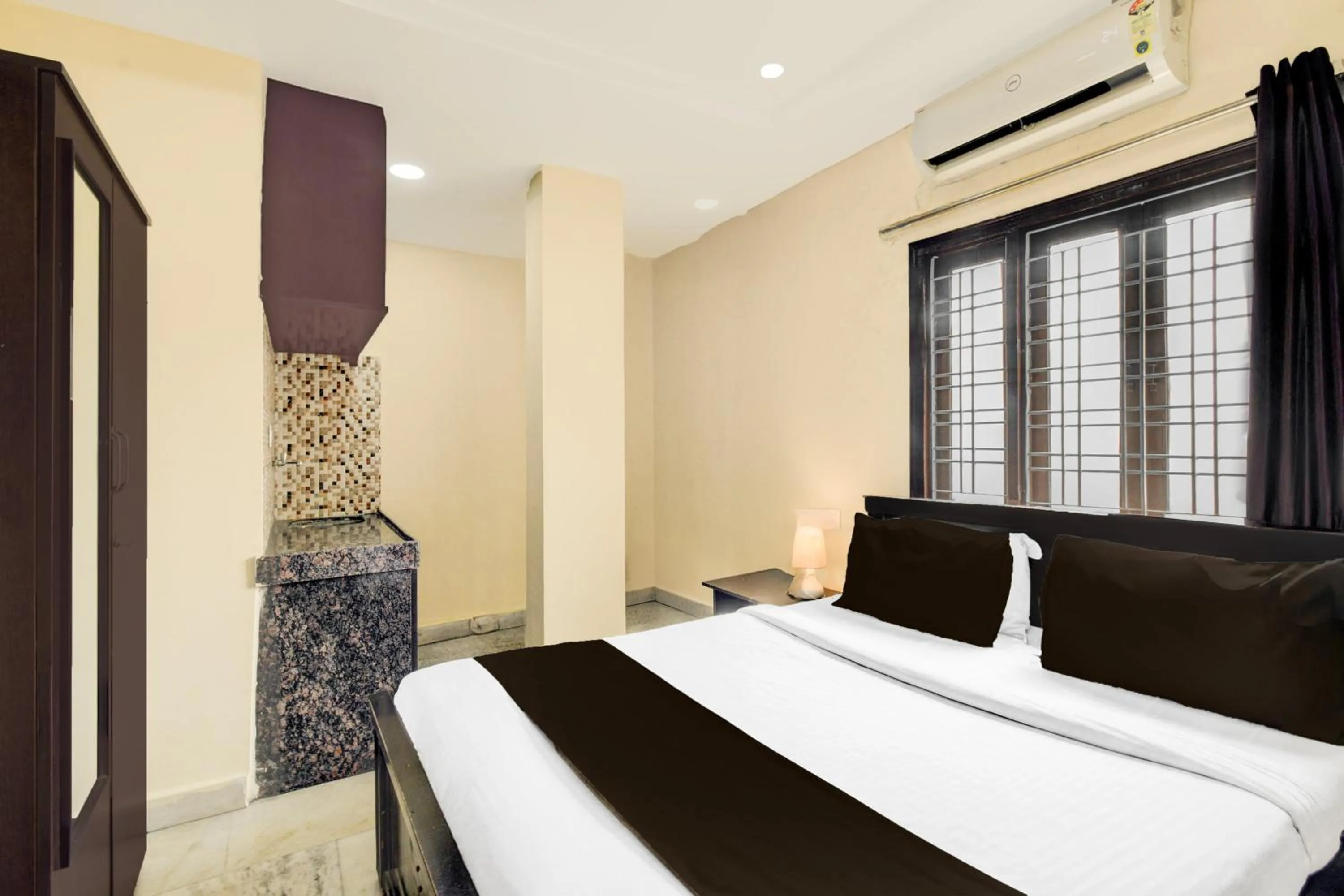 Bedroom, Bed in Super Collection O Kothapet Near Omini Hospital