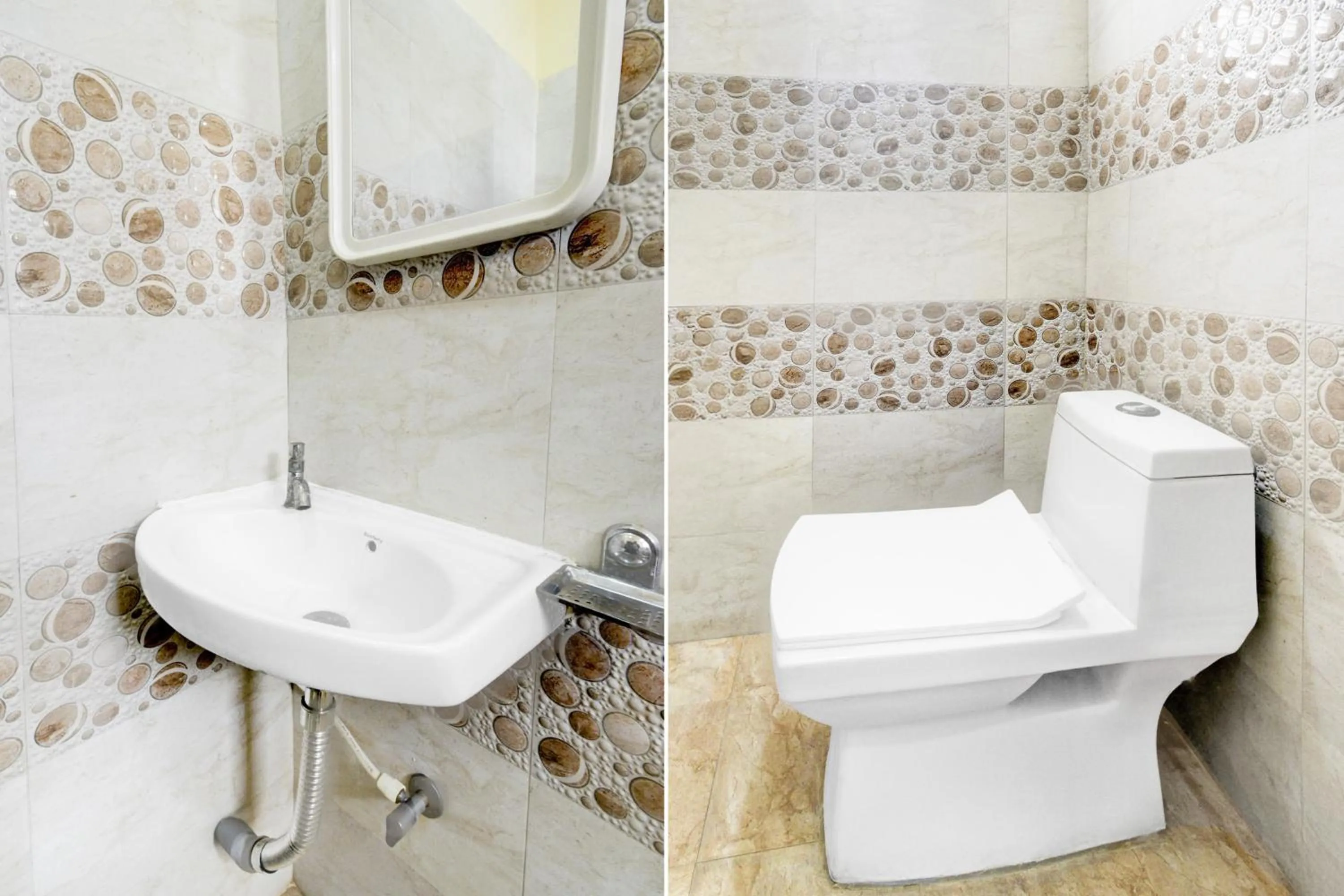 Bathroom in Super Collection O Kothapet Near Omini Hospital