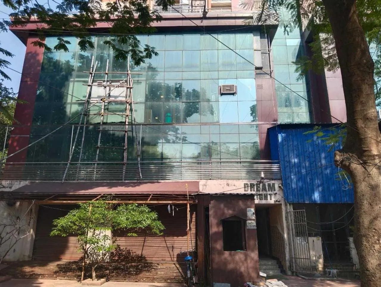 Facade/entrance in Hotel O Couples Hotel