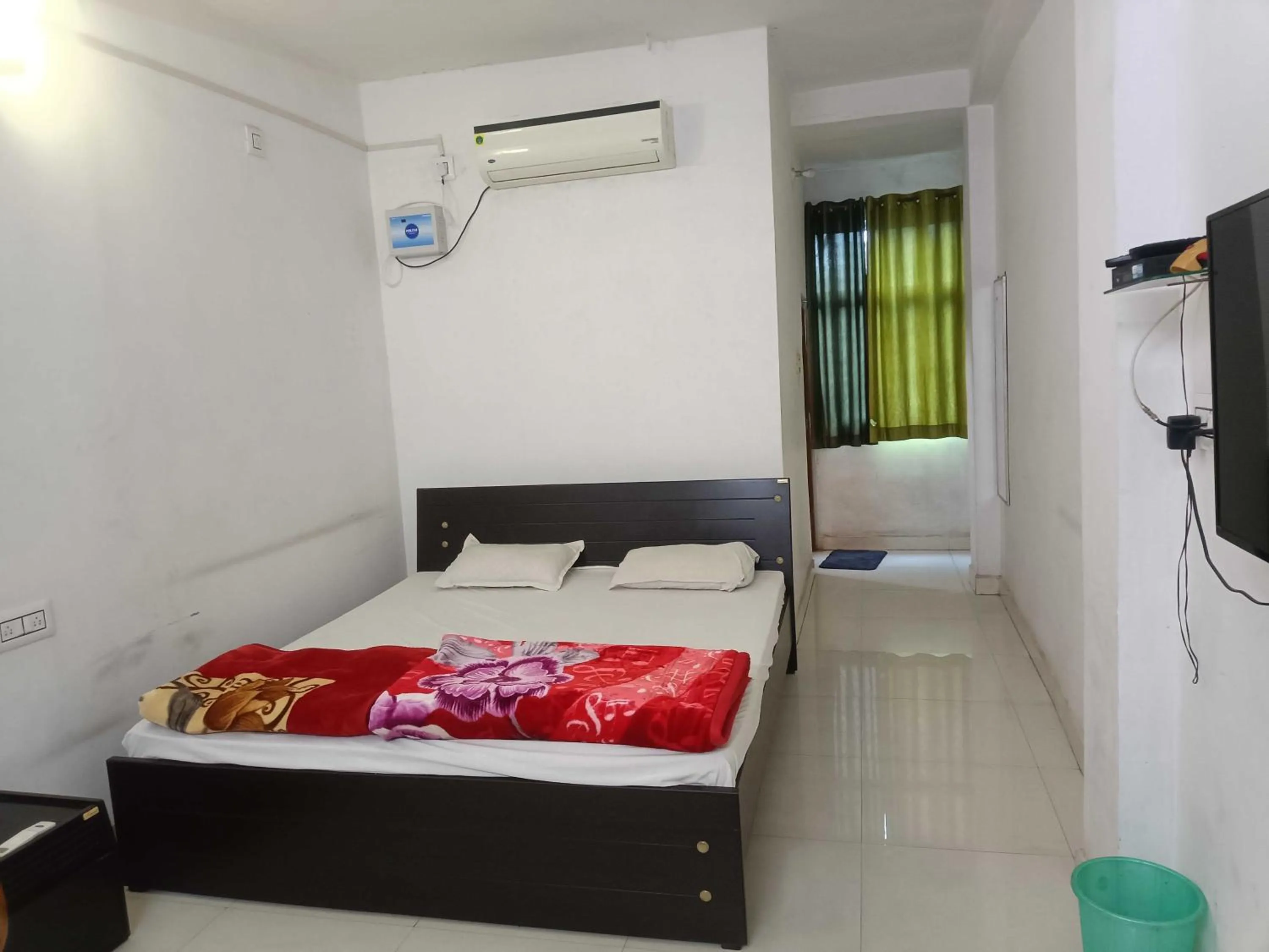 Bedroom, Bed in Hotel O Couples Hotel