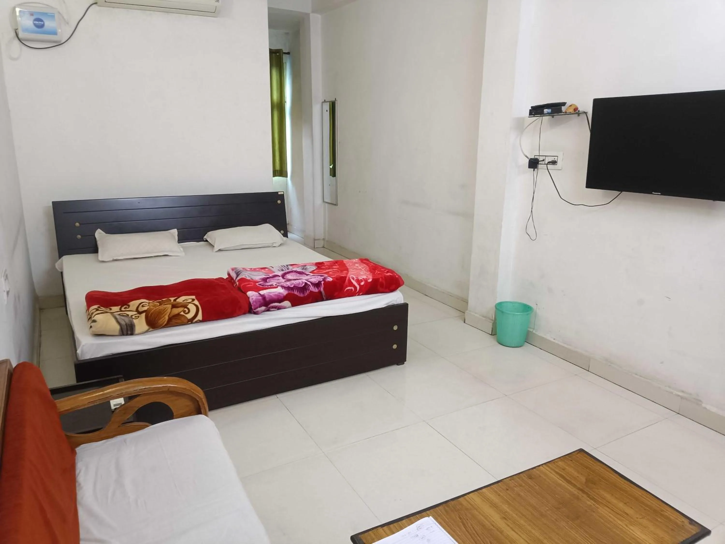 Bedroom, Bed in Hotel O Couples Hotel