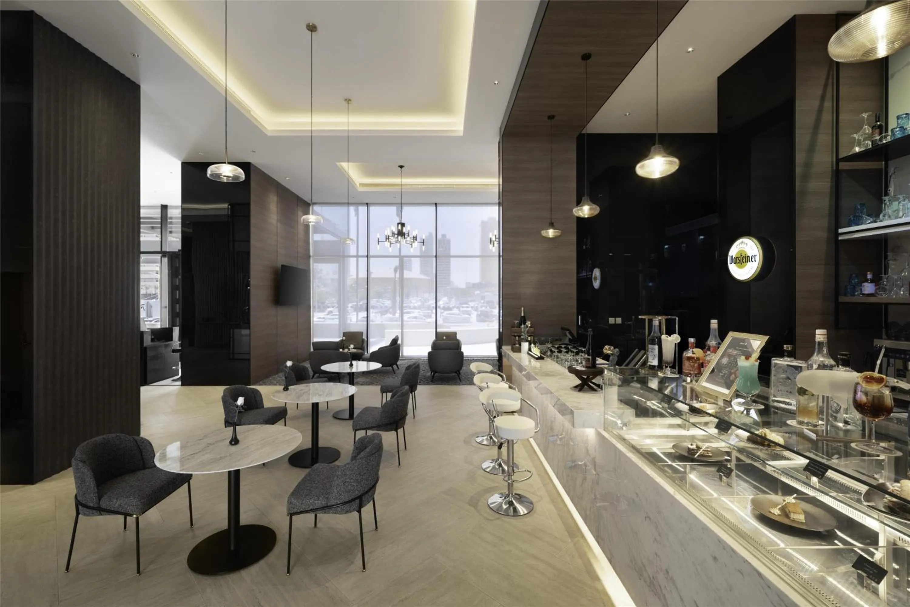 Lounge or bar in Radisson Blu Hotel, Riyadh Al Sahafa