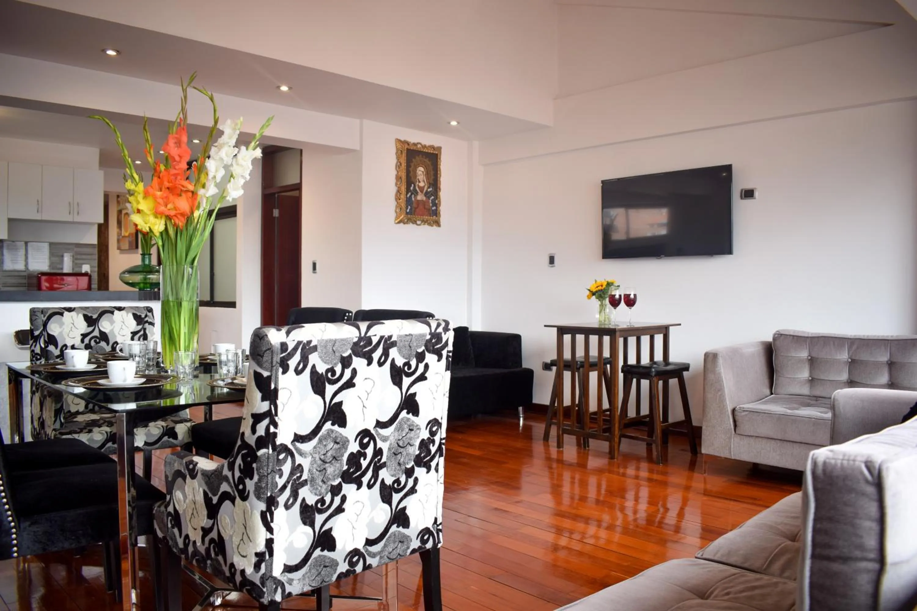 TV and multimedia in RHOUSE Cusco