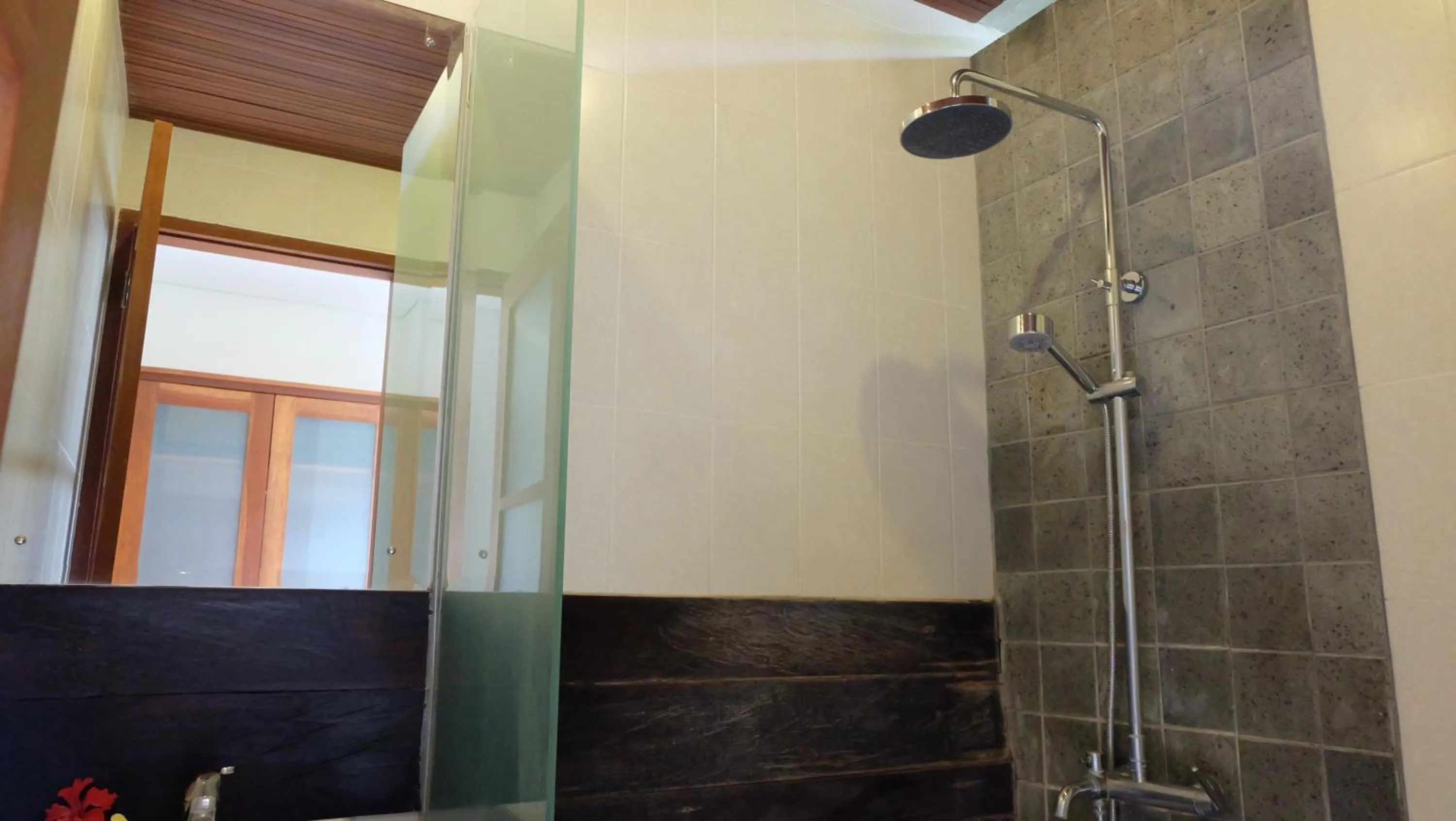 Shower in Semarandana Bedrooms and Pool