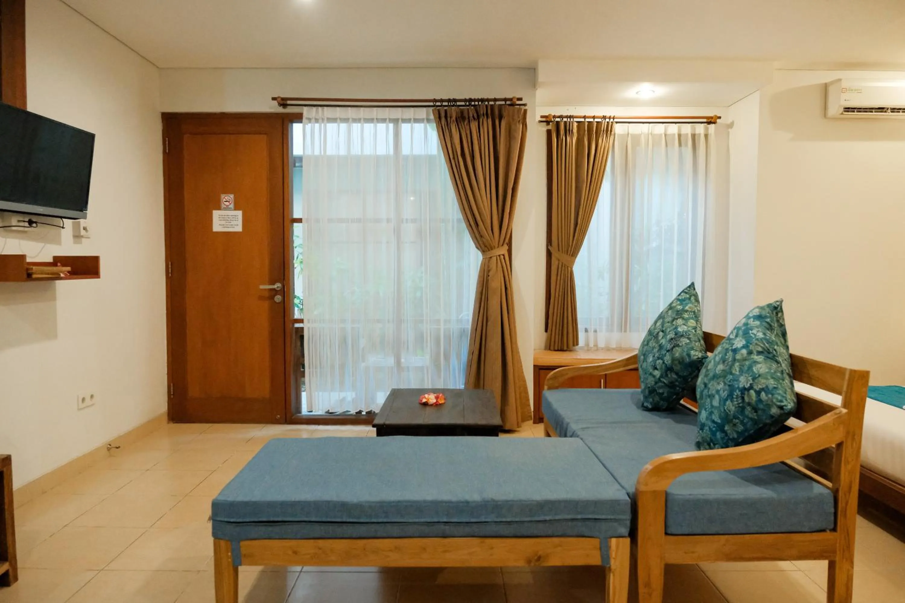 TV and multimedia in Semarandana Bedrooms and Pool