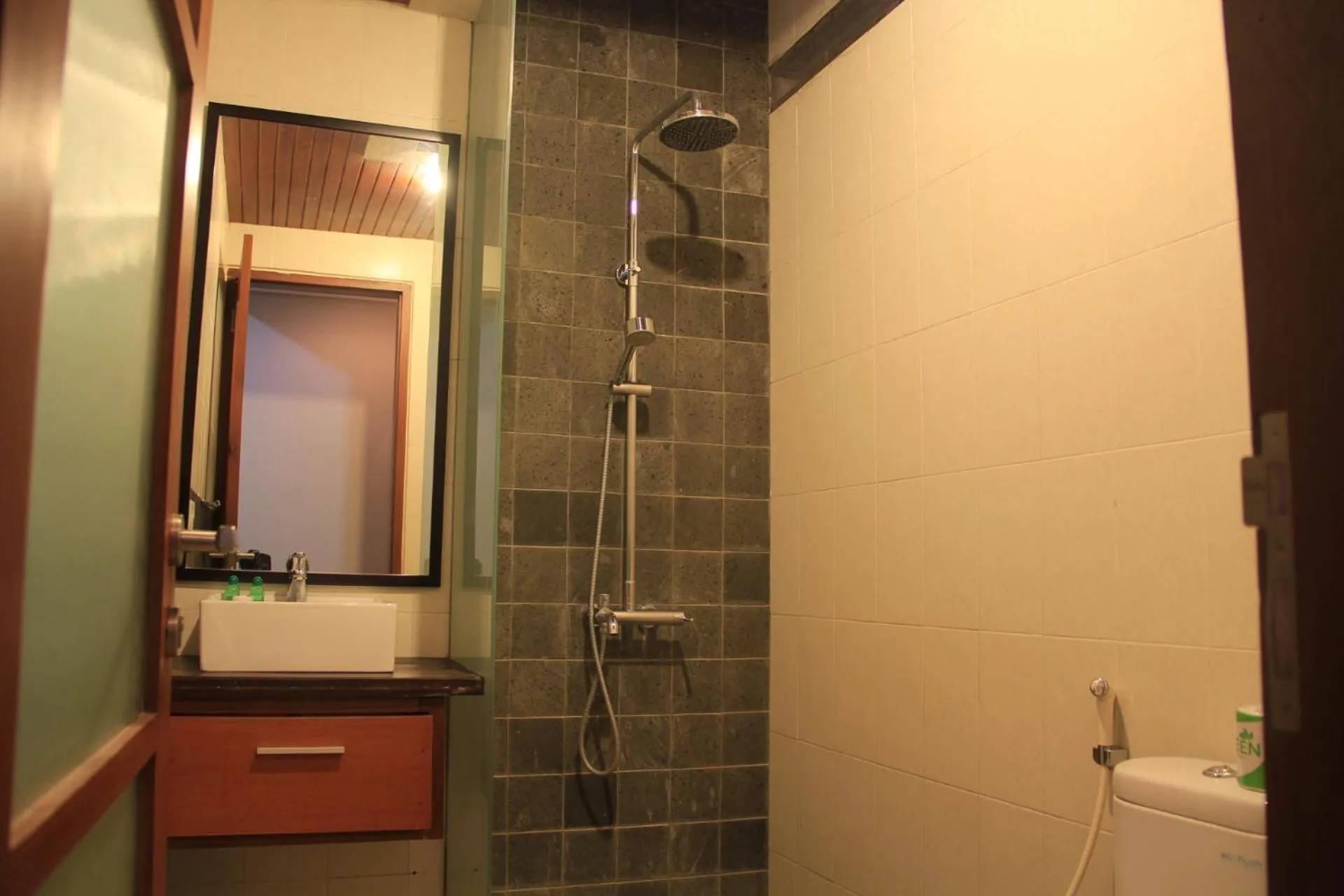 Shower in Semarandana Bedrooms and Pool