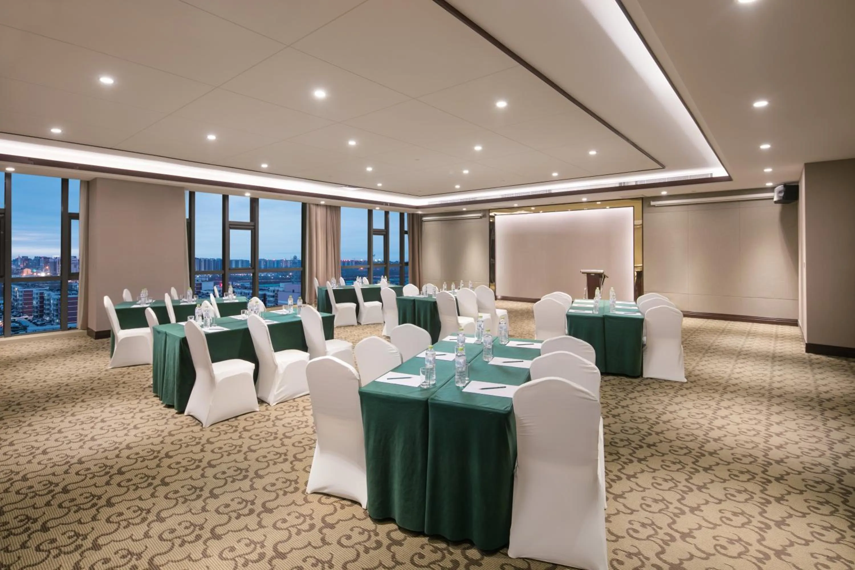 Meeting/conference room in Holiday Inn Beijing Airport Zone by IHG