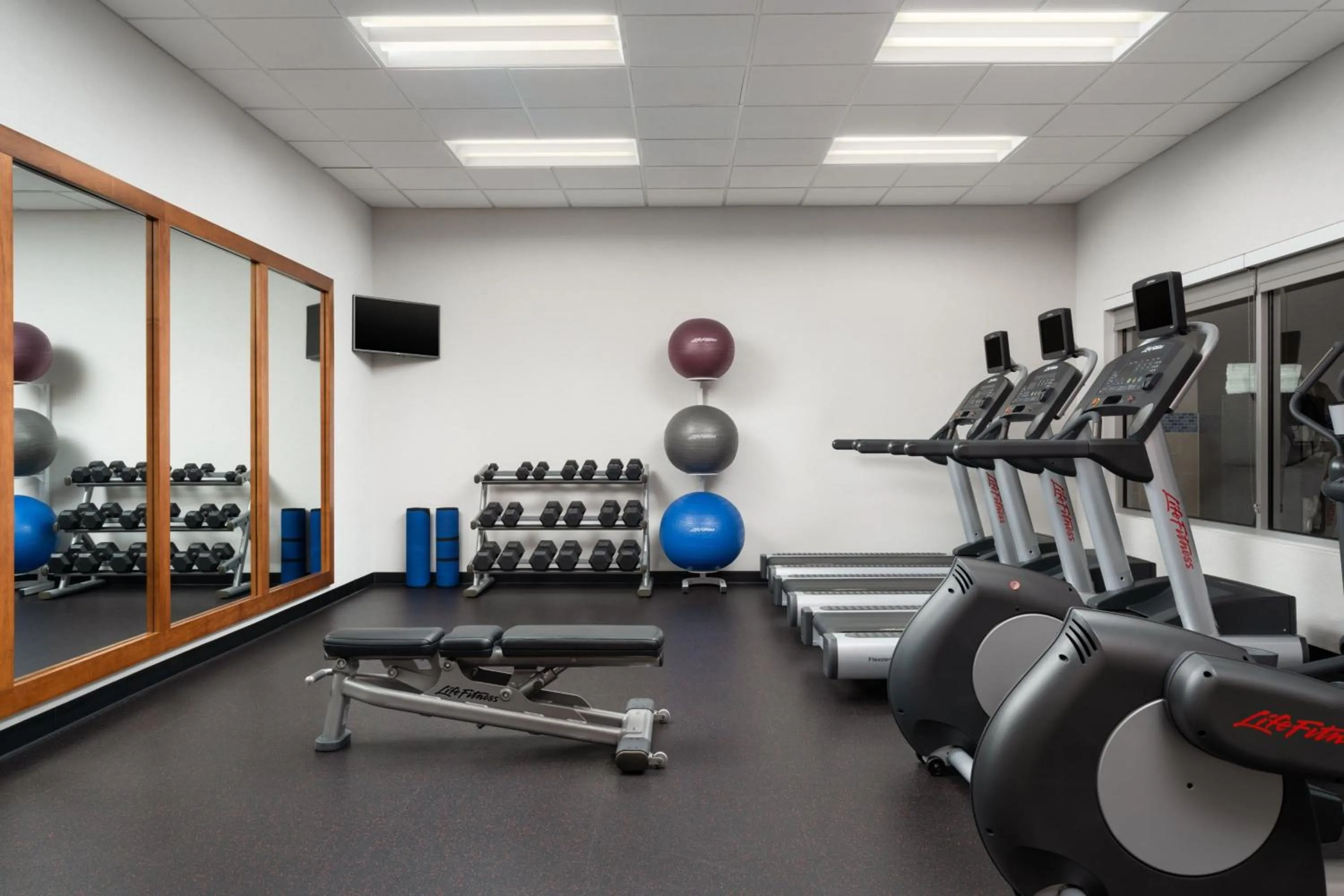 Fitness centre/facilities in TownePlace Suites by Marriott Champaign