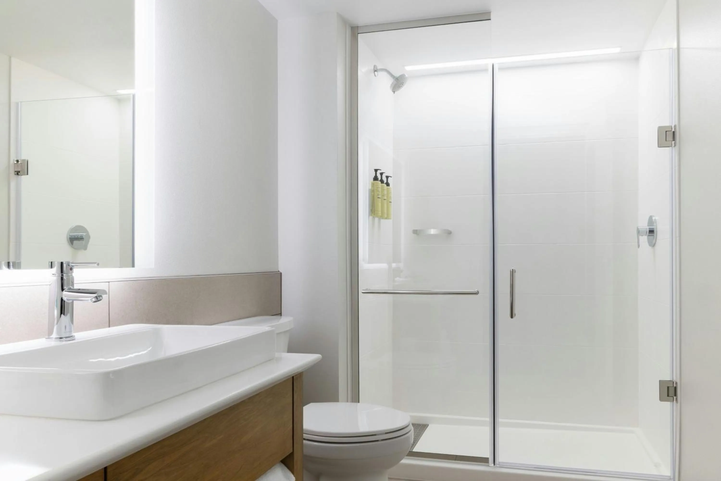 Photo of the whole room in Element Las Vegas Airport