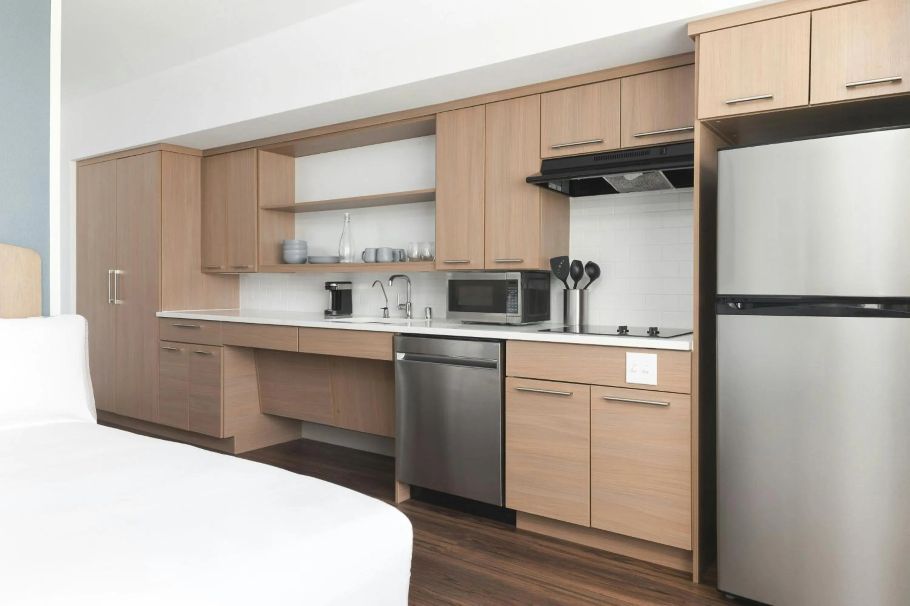 Photo of the whole room, Bed in Element Las Vegas Airport