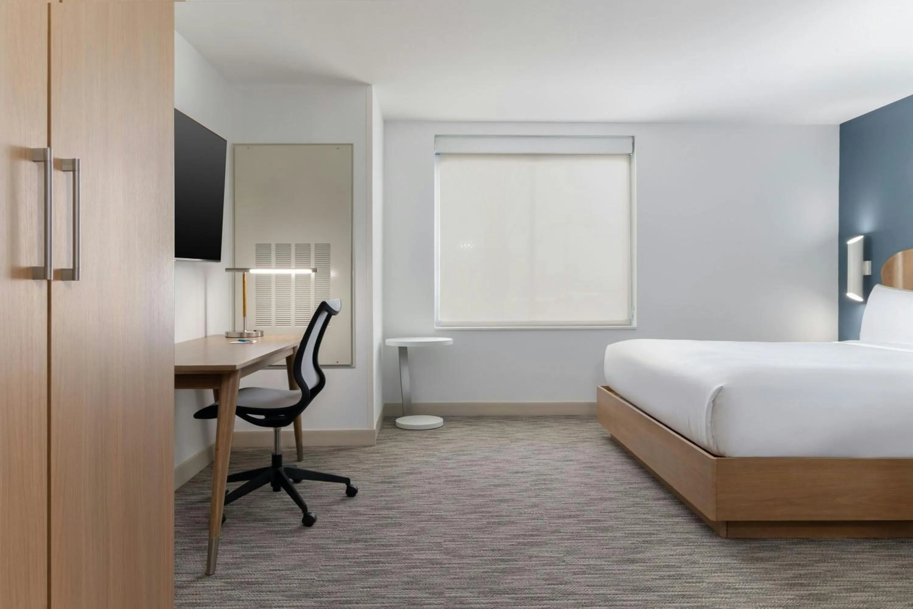 Photo of the whole room, Bed in Element Las Vegas Airport