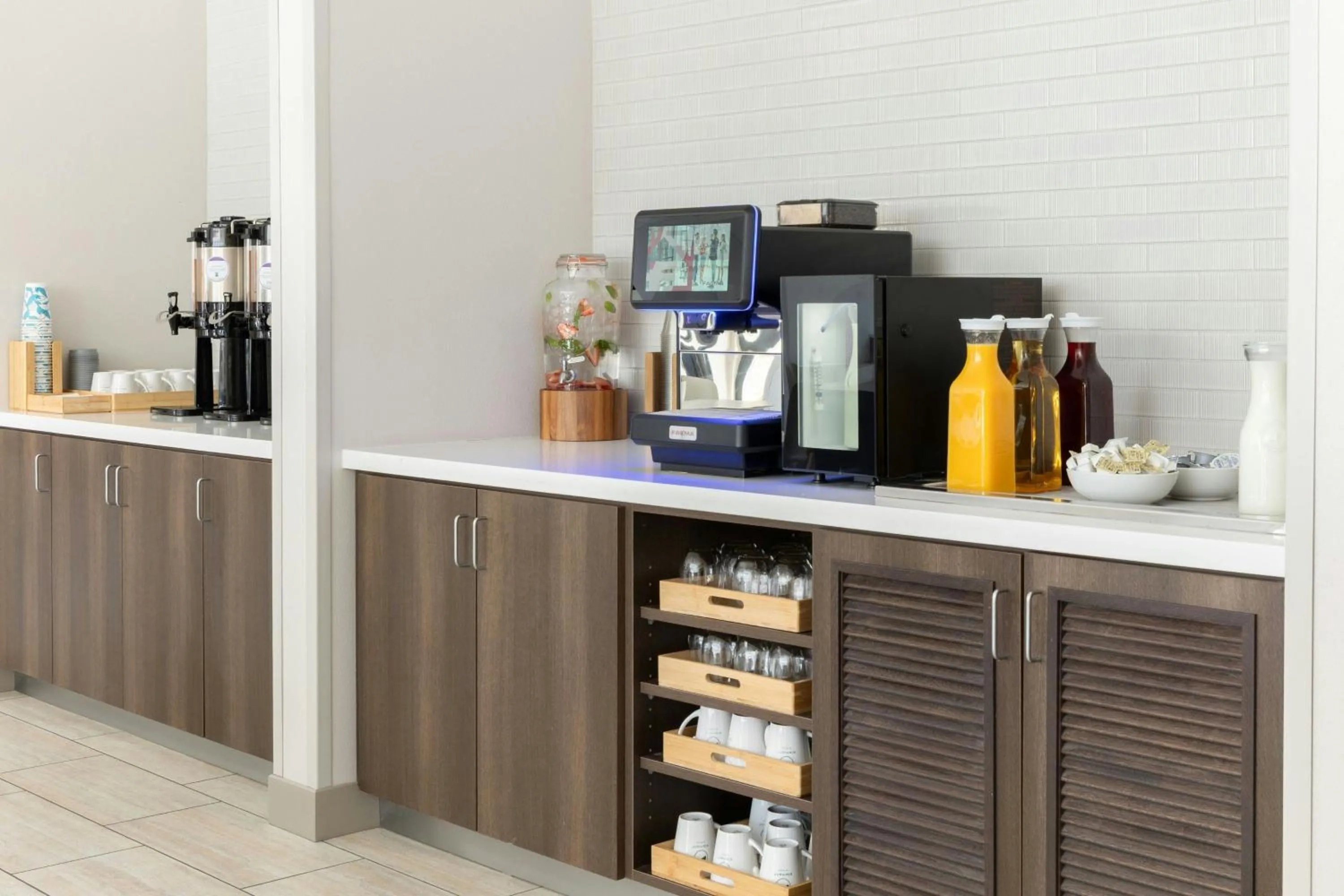 Lounge or bar in Element Las Vegas Airport