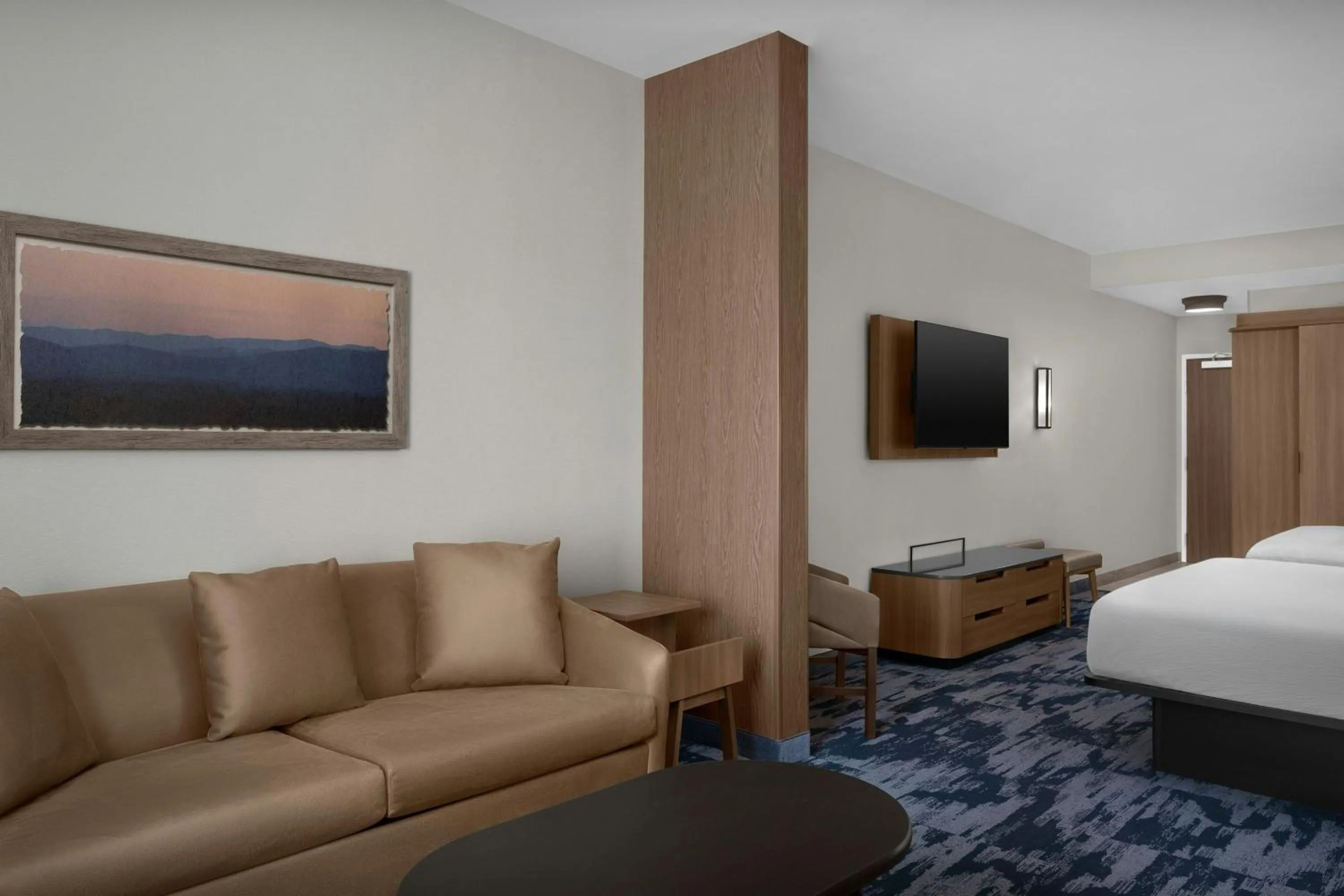 Photo of the whole room, Bed in Fairfield Inn & Suites Weldon