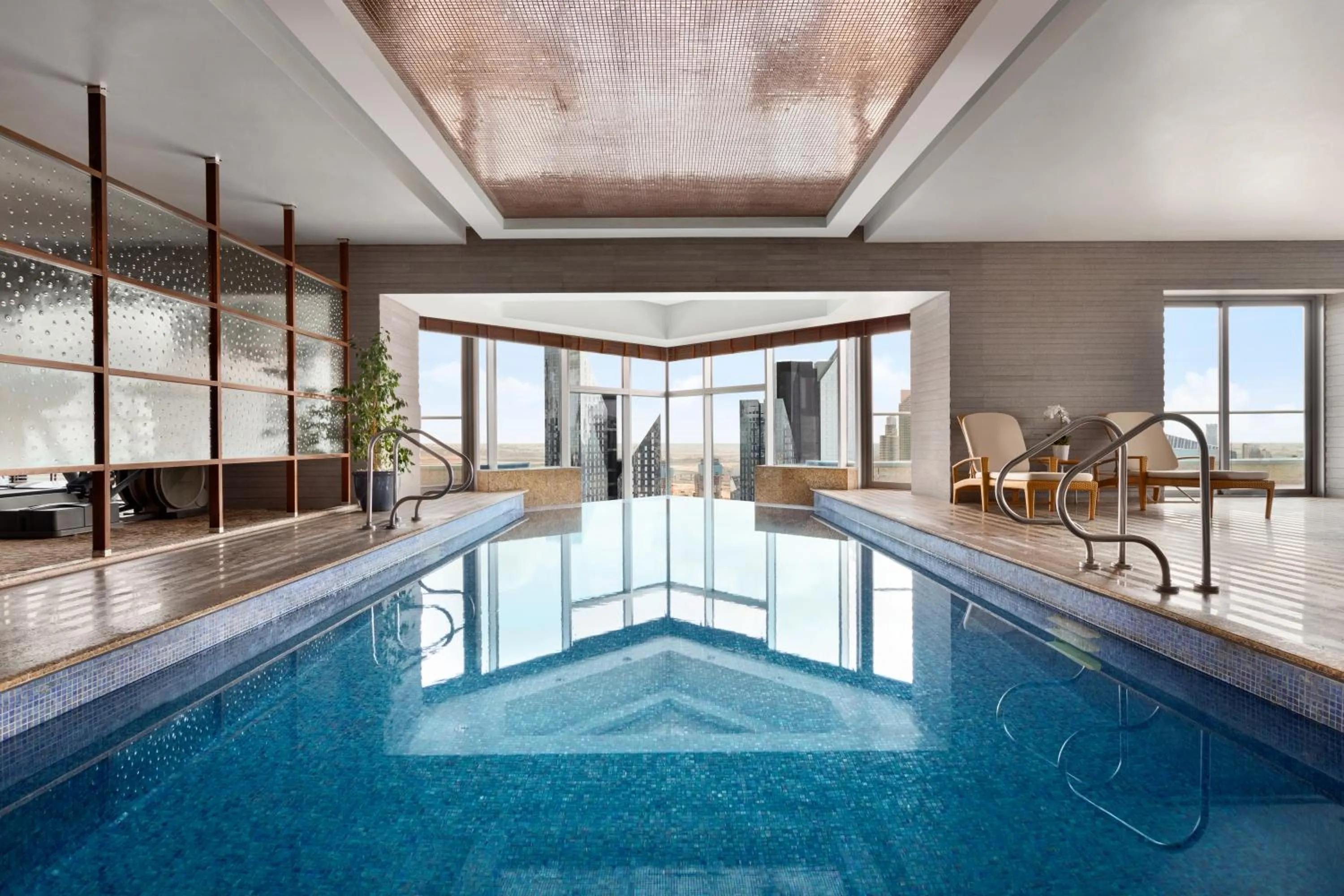 Swimming pool in Shangri-La Apartments