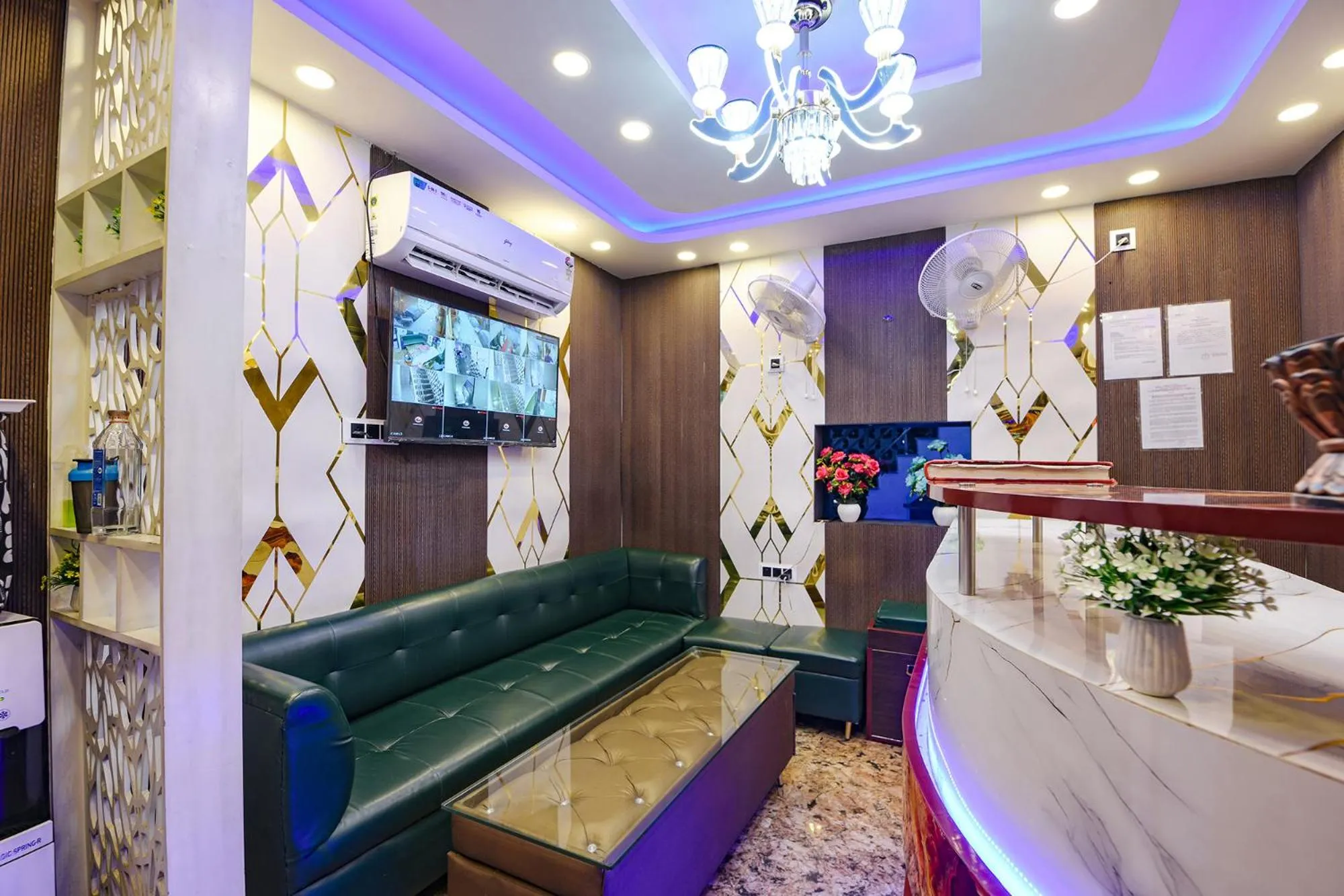 Lobby or reception in Via Blue Bell