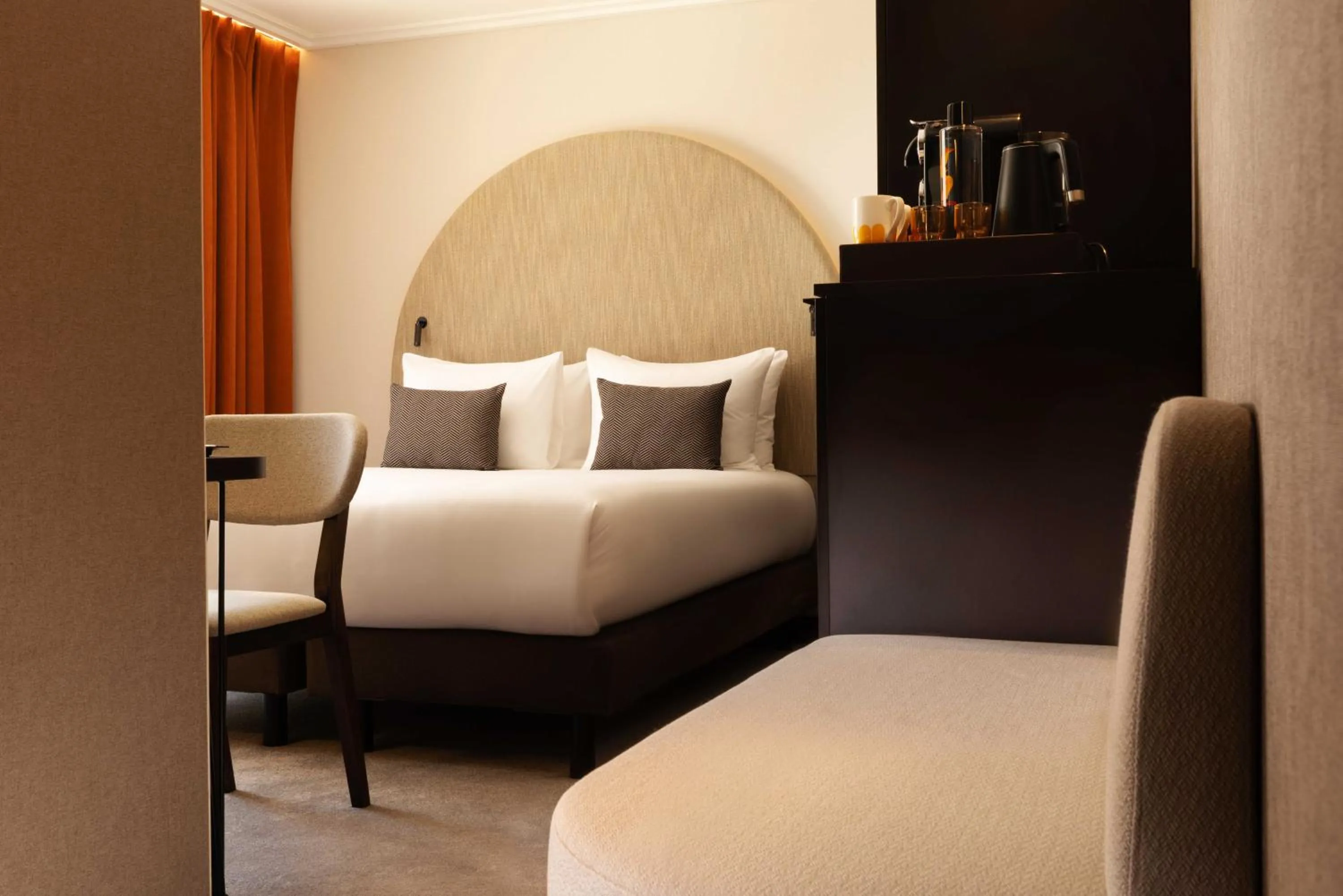 Bedroom, Bed in Belinda Hôtel & Spa