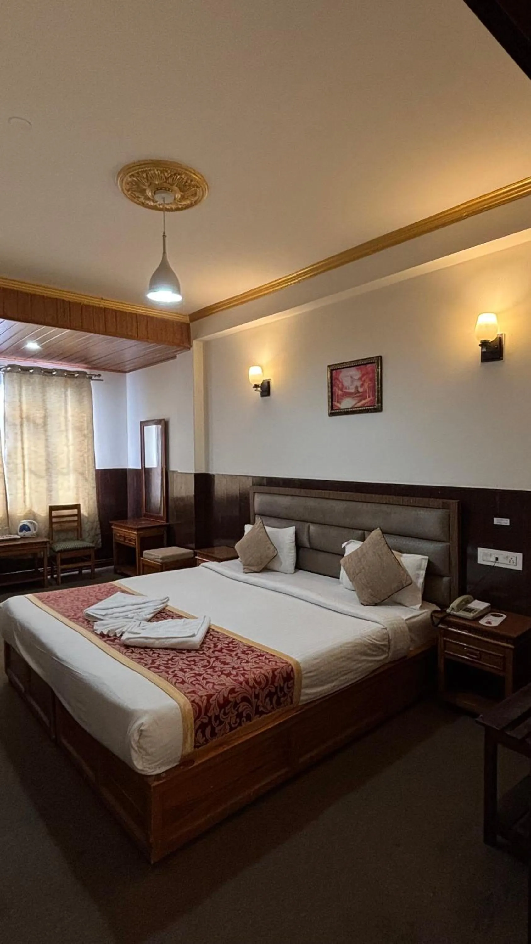 Bed in Hotel KASTURI PALACE & RESTAURANT DARJEELING