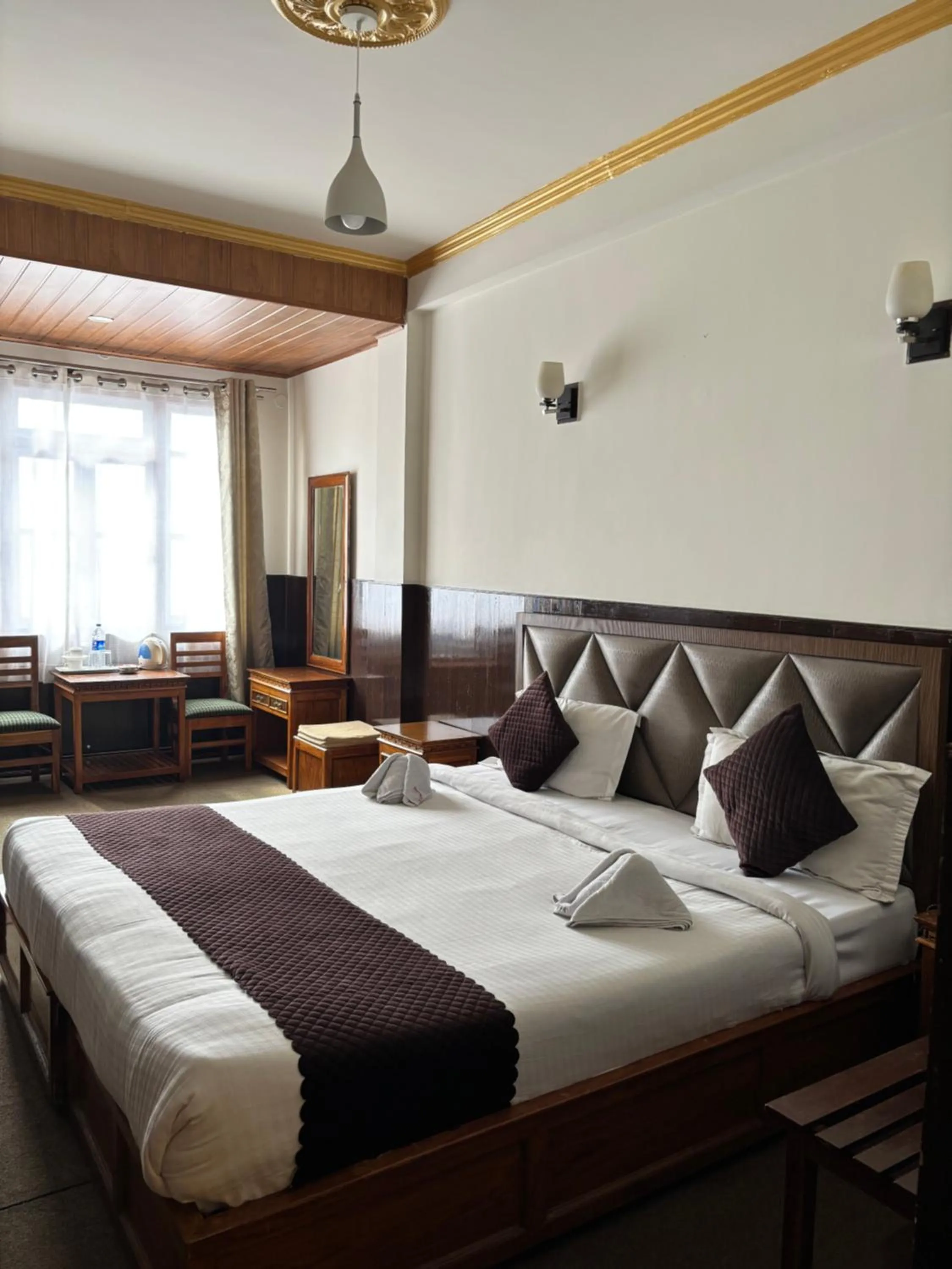 Bedroom, Bed in Hotel KASTURI PALACE & RESTAURANT DARJEELING