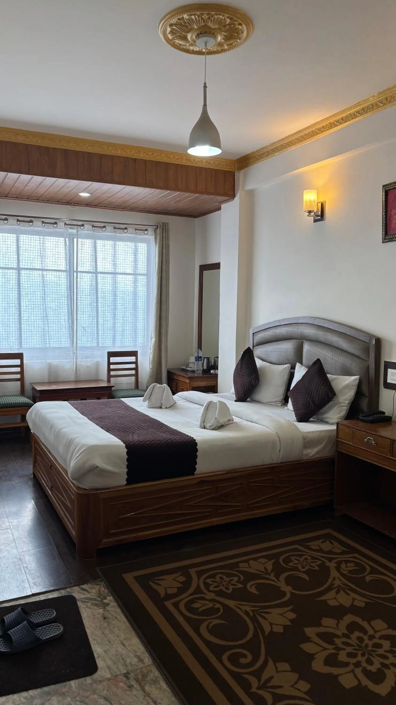 Bed in Hotel KASTURI PALACE & RESTAURANT DARJEELING
