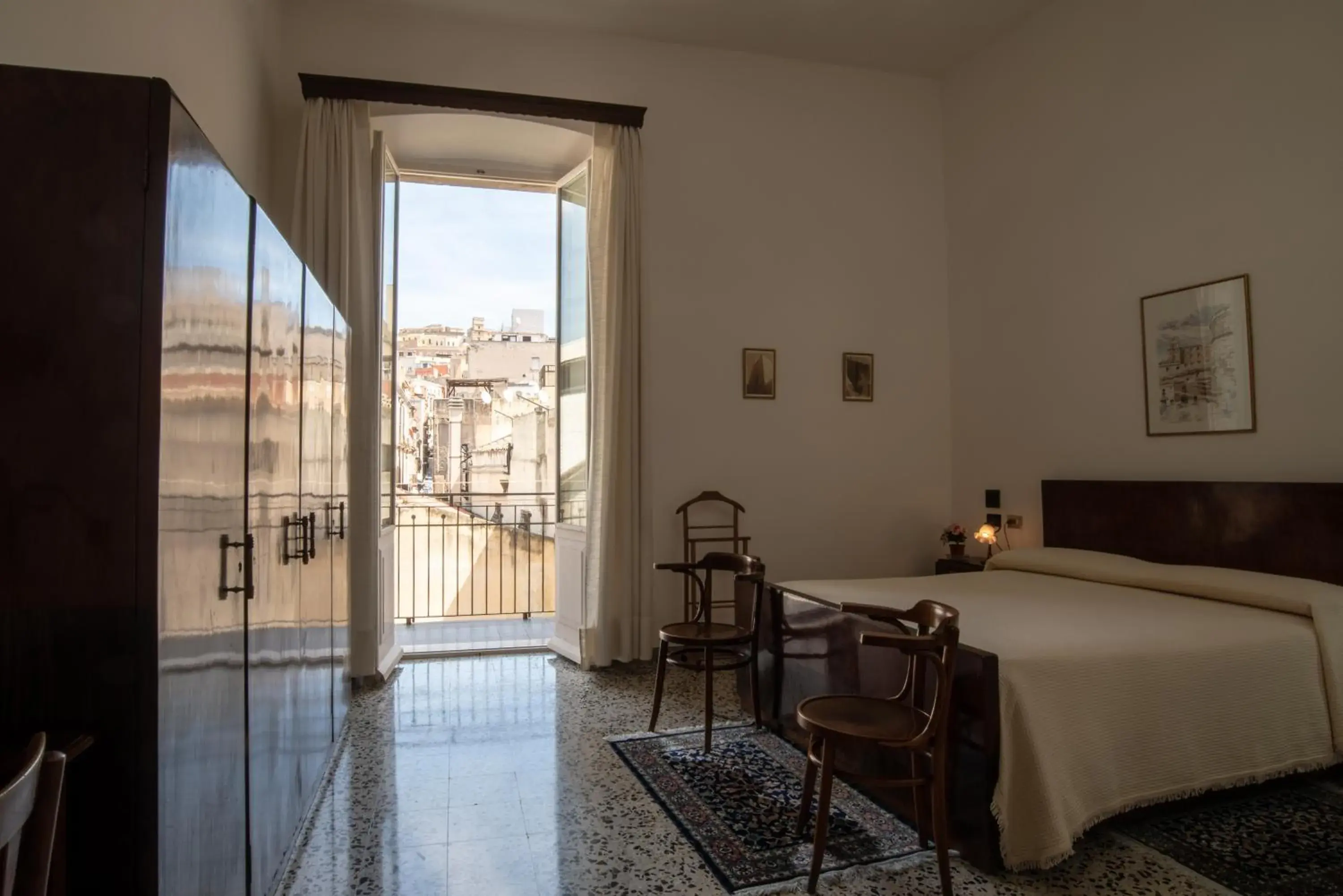Double Room with Balcony - single occupancy in Hotel AeR BJ Vittoria Double Room with Balcony - single occupancy in Hotel AeR BJ Vittoria