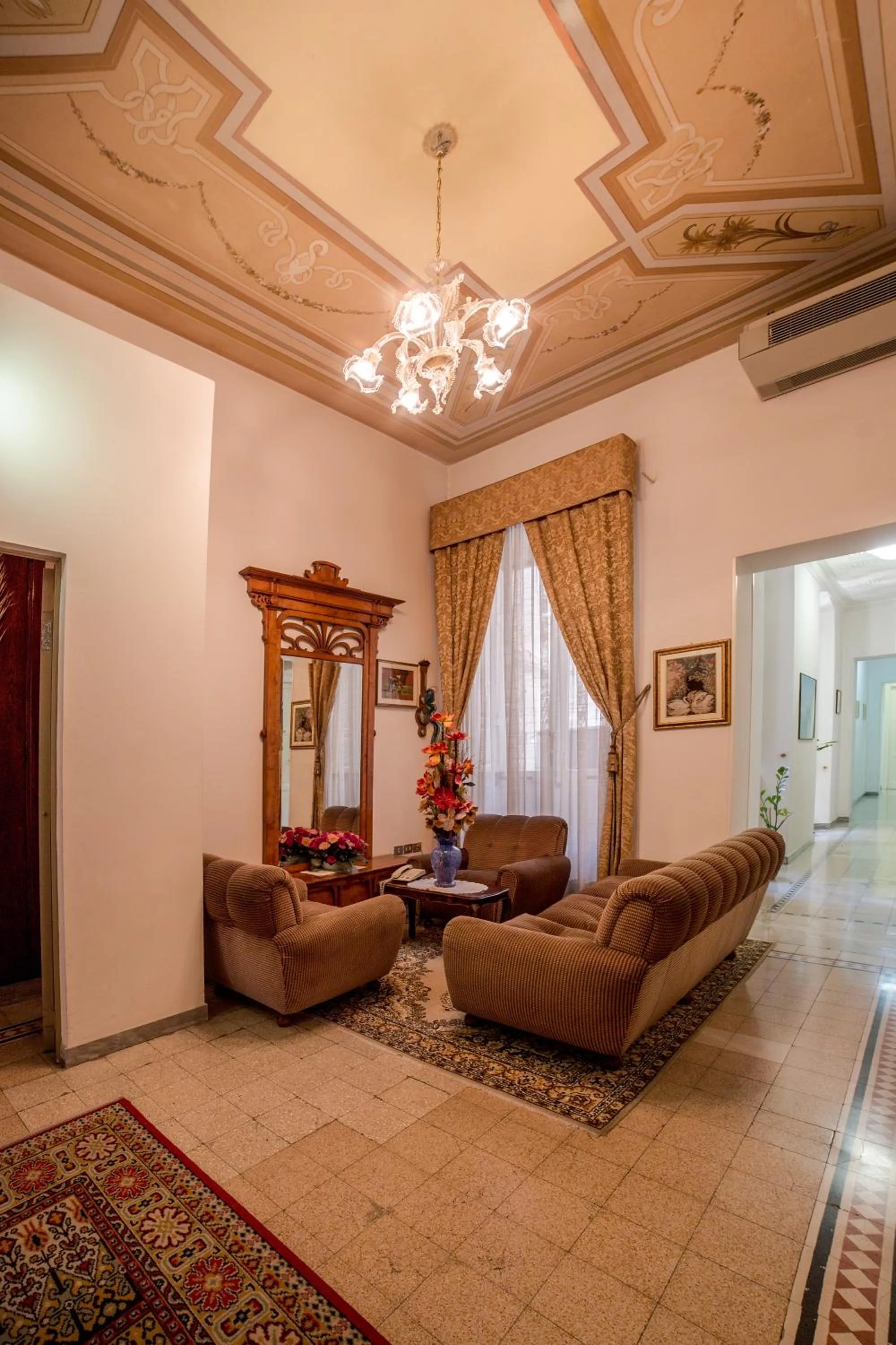 Seating area in Hotel AeR BJ Vittoria