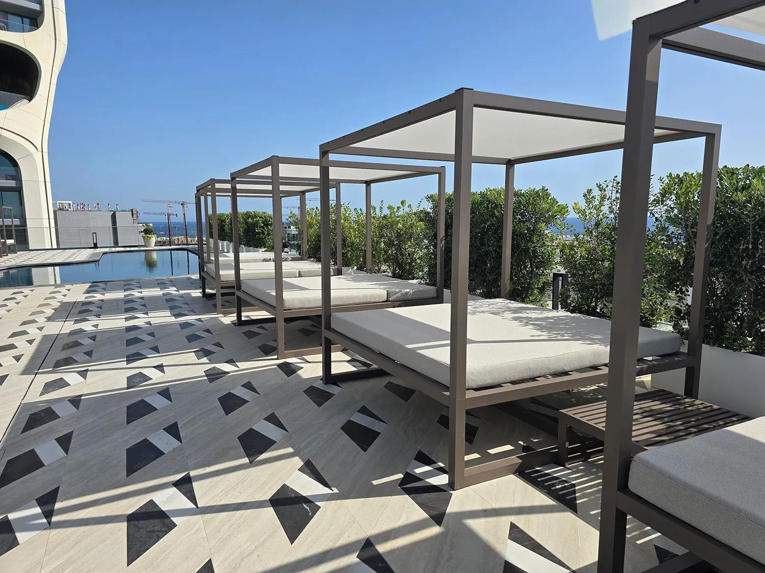 Swimming pool in Mercury Suites - Skydream Getaways