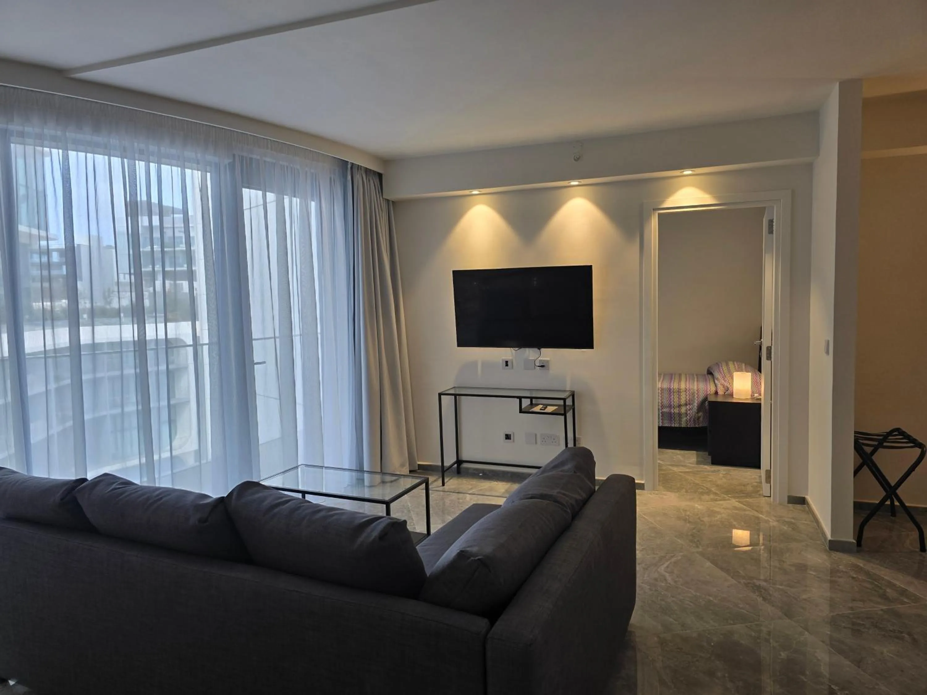 TV and multimedia in Mercury Suites - Skydream Getaways