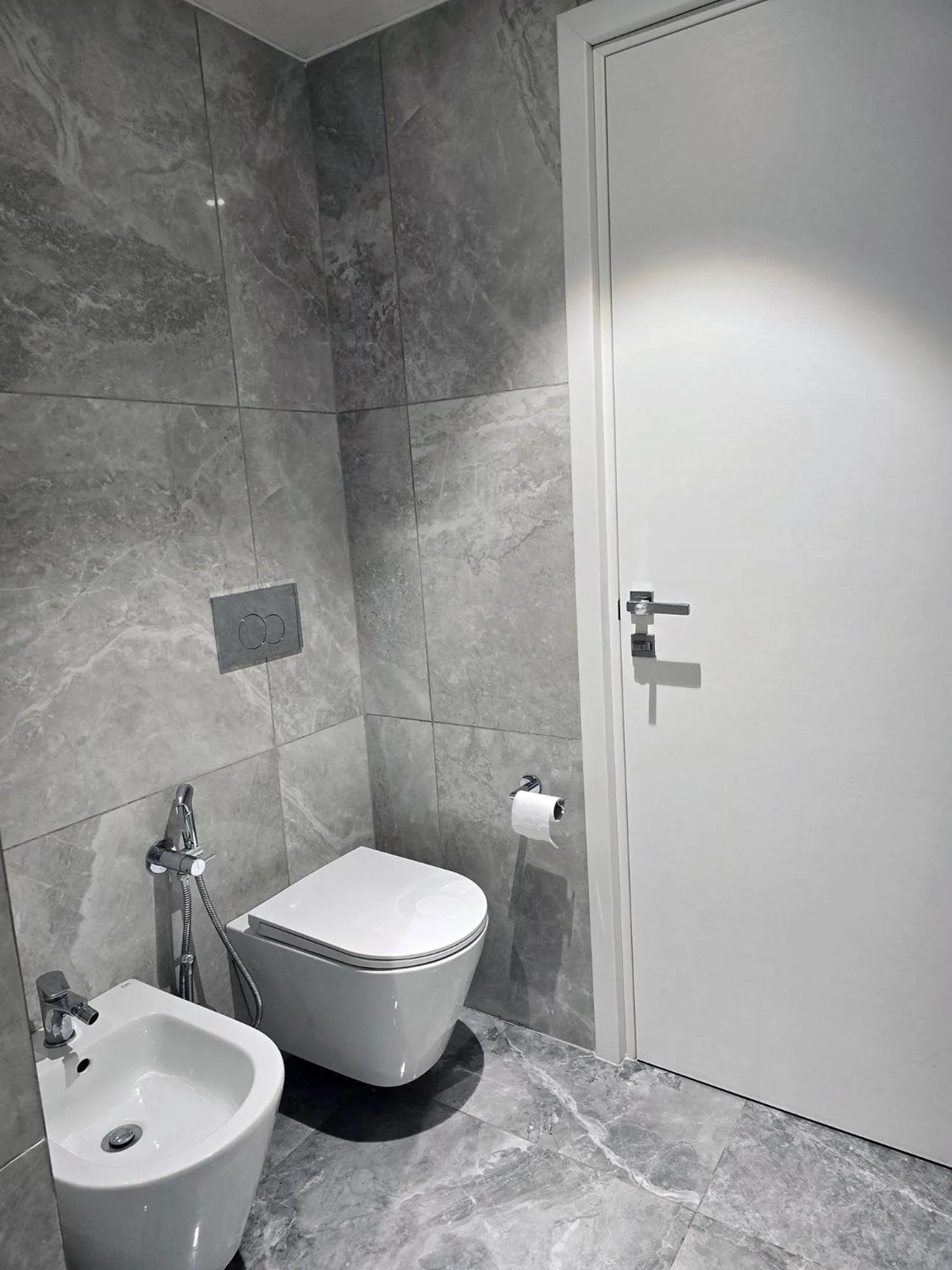 Shower in Mercury Suites - Skydream Getaways