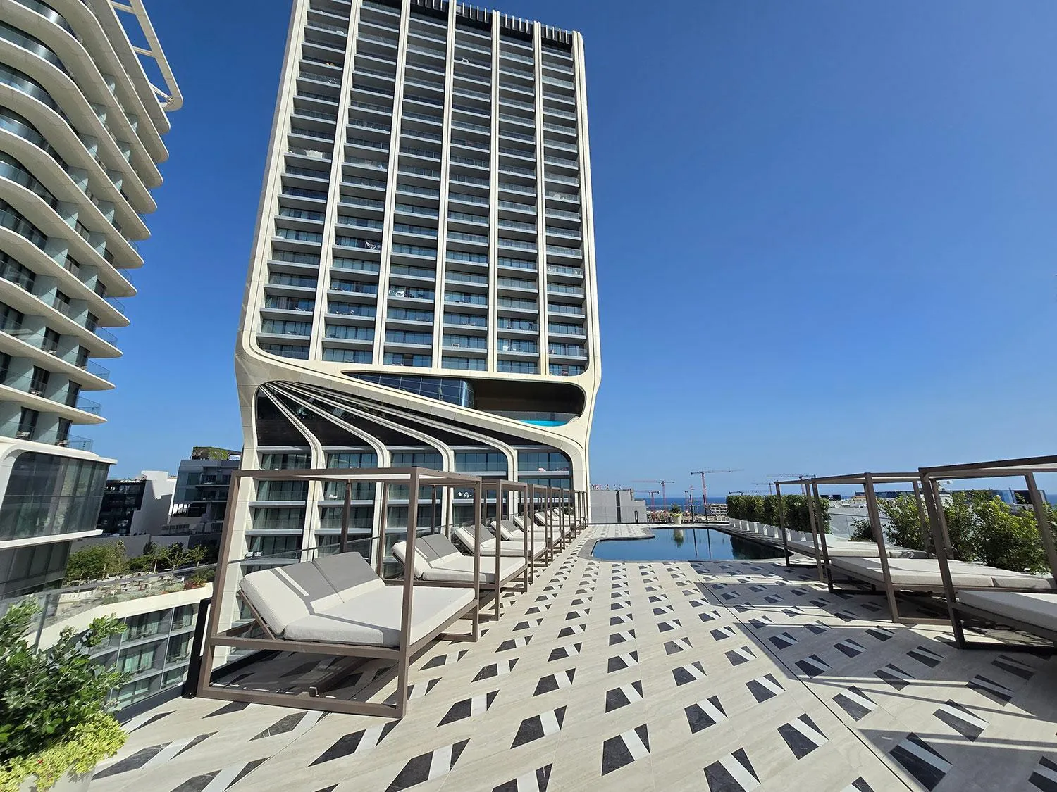 Swimming pool in Mercury Suites - Skydream Getaways