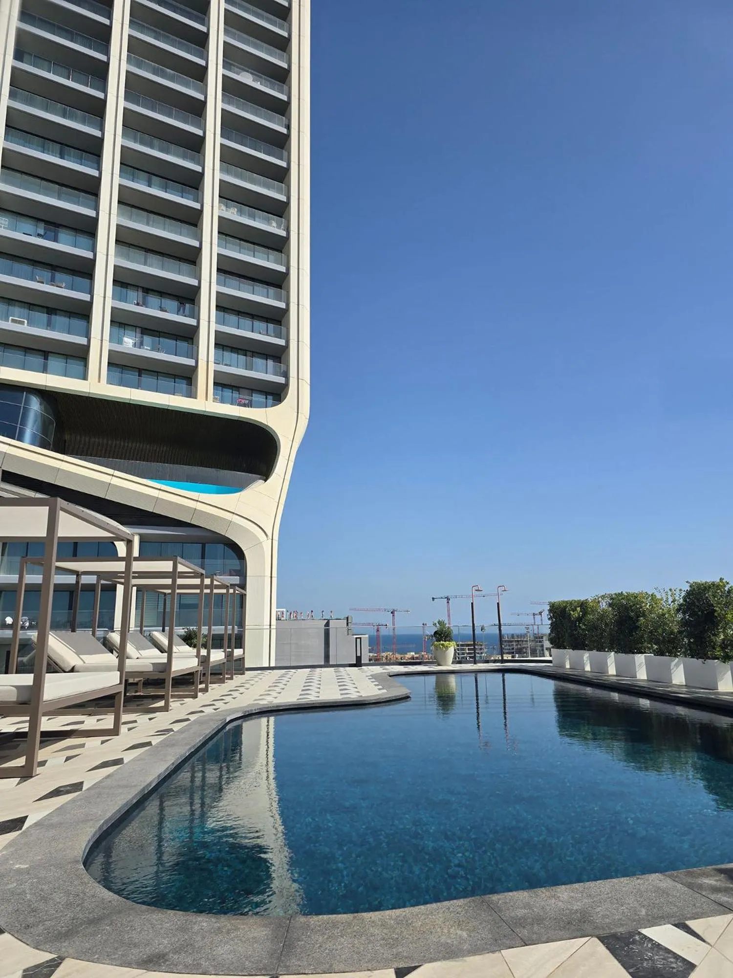 Swimming pool in Mercury Suites - Skydream Getaways