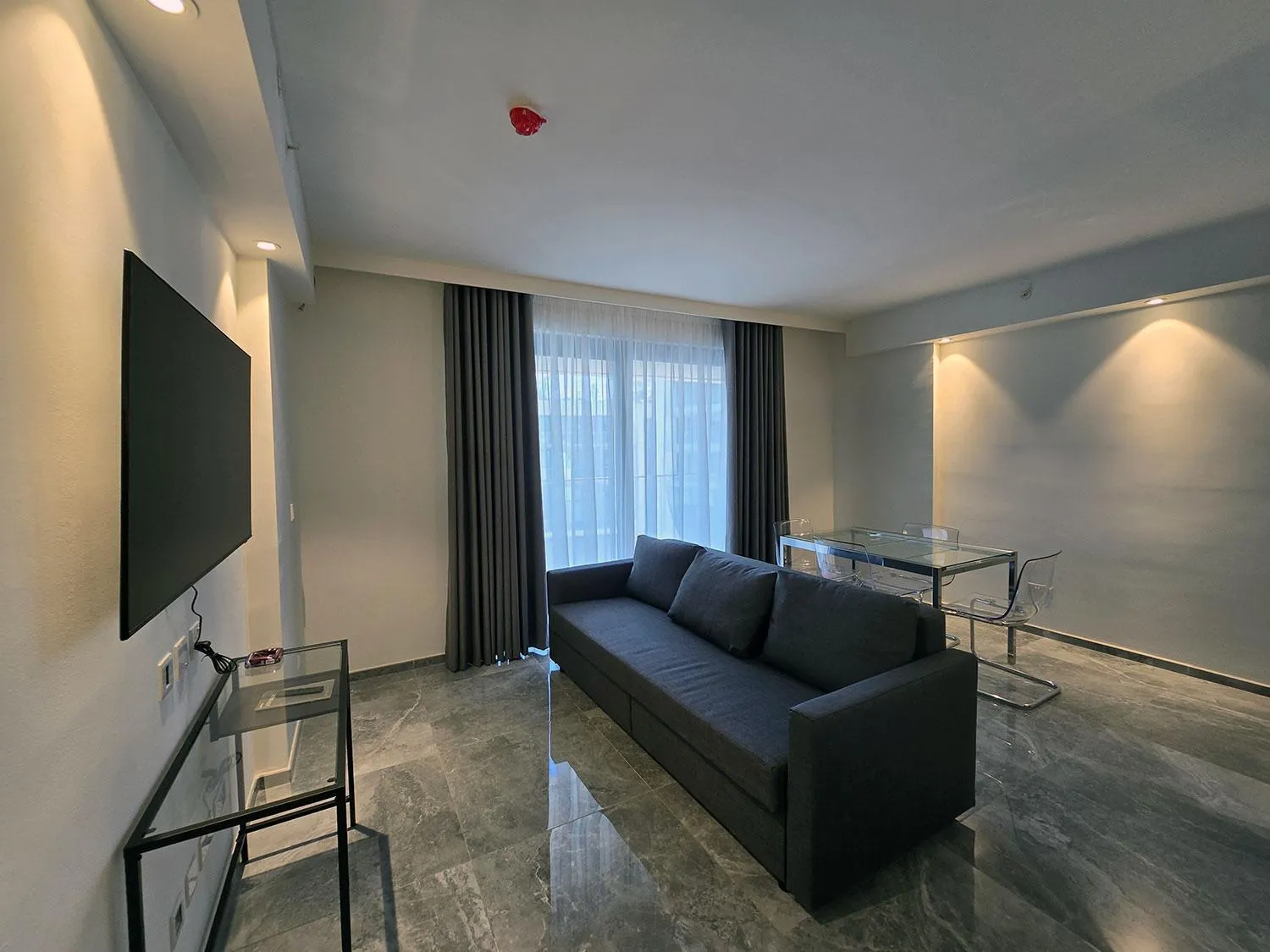 TV and multimedia in Mercury Suites - Skydream Getaways