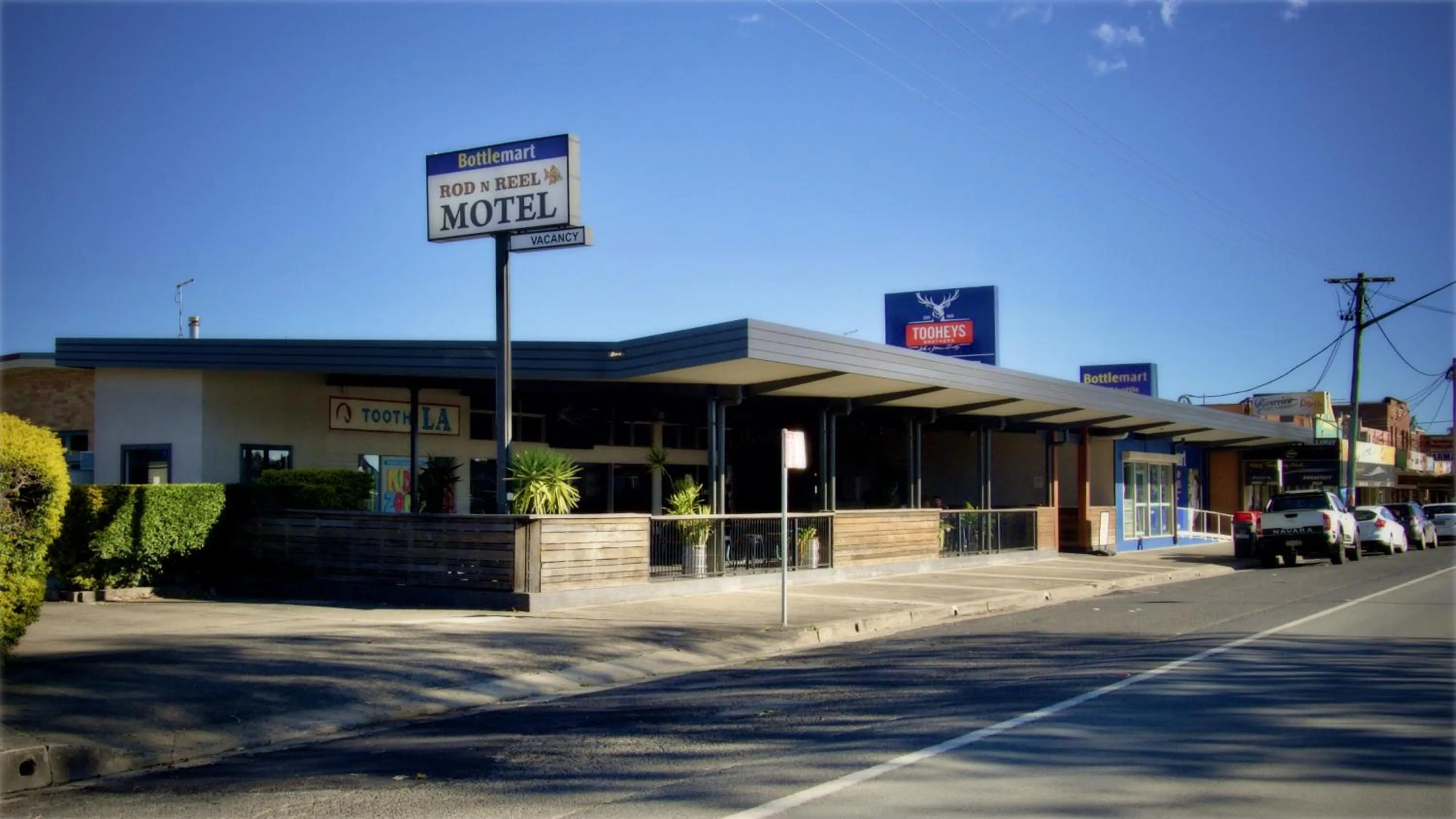 Property building in Rod 'N' Reel Hotel Motel Woodburn