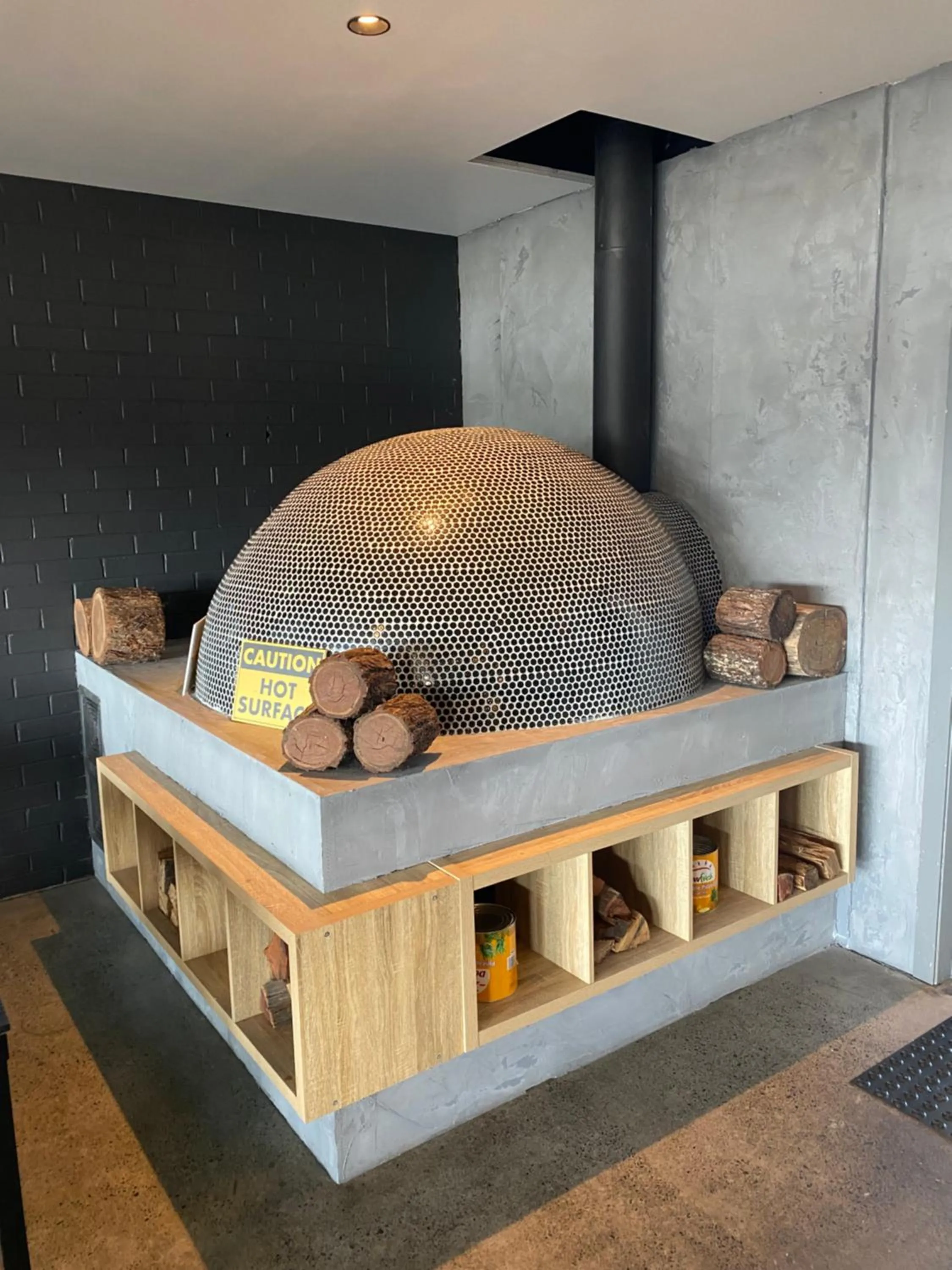 Food in Rod 'N' Reel Hotel Motel Woodburn