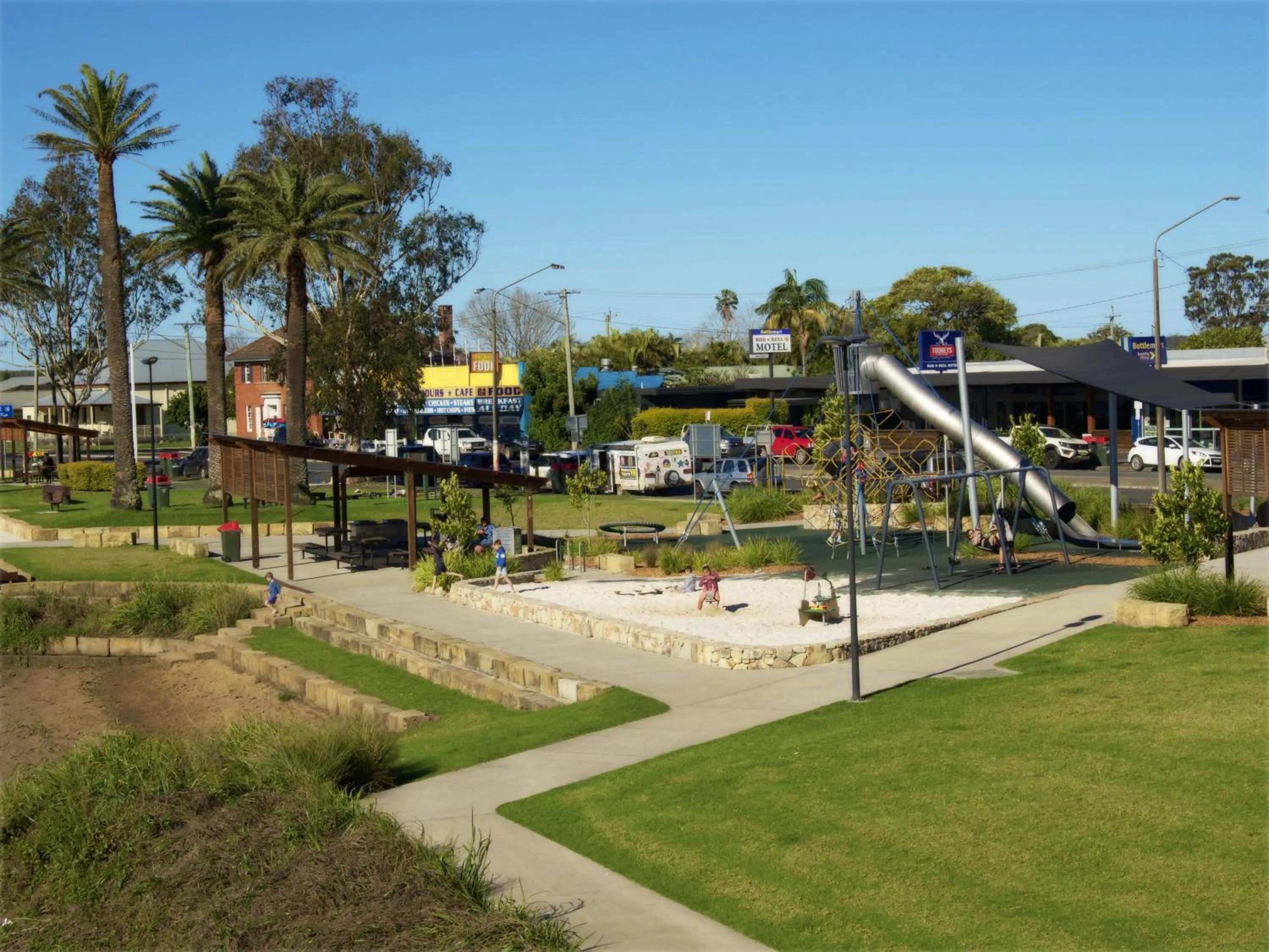 Day in Rod 'N' Reel Hotel Motel Woodburn