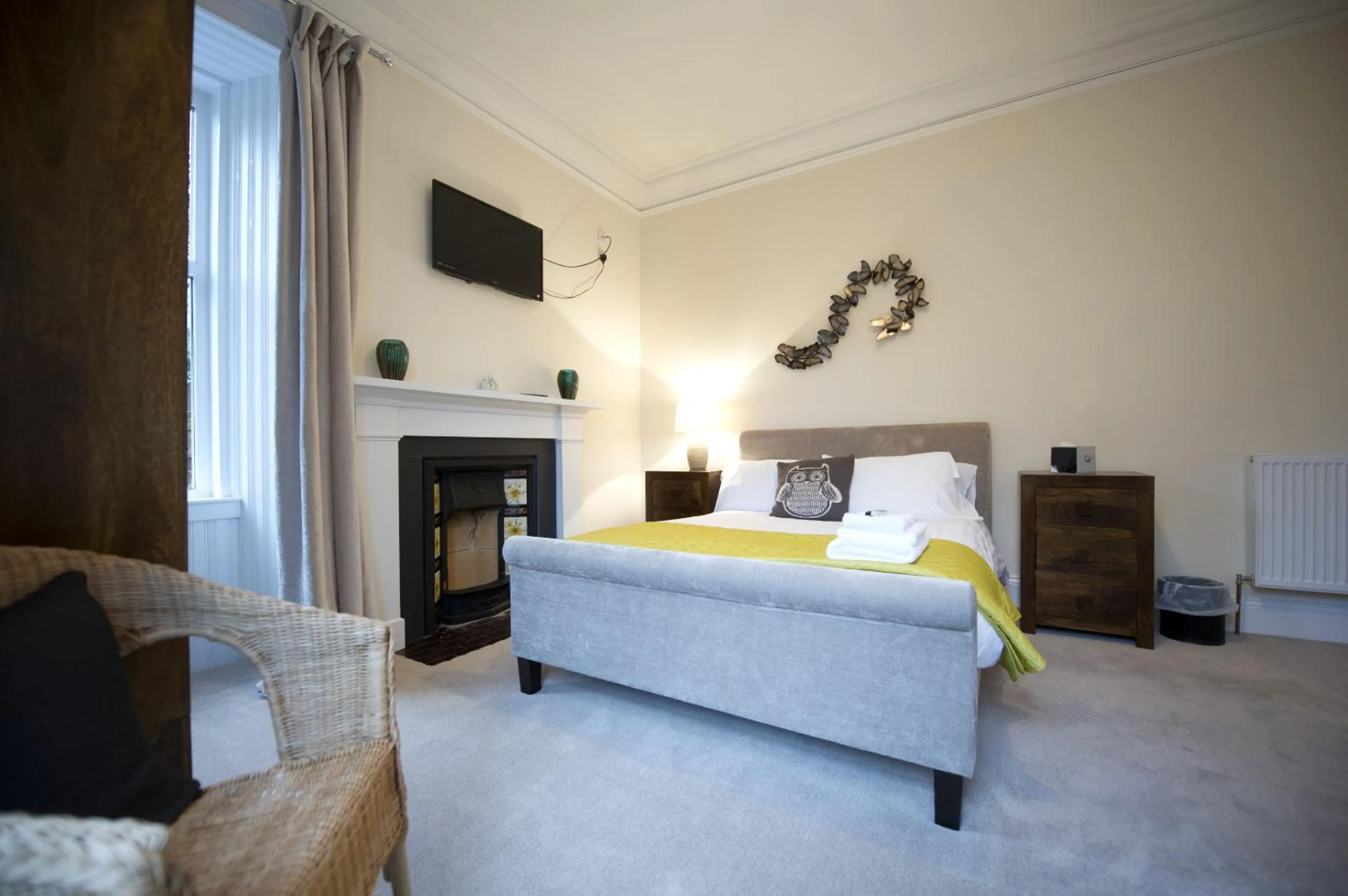 Bedroom, Bed in Springfield guest house