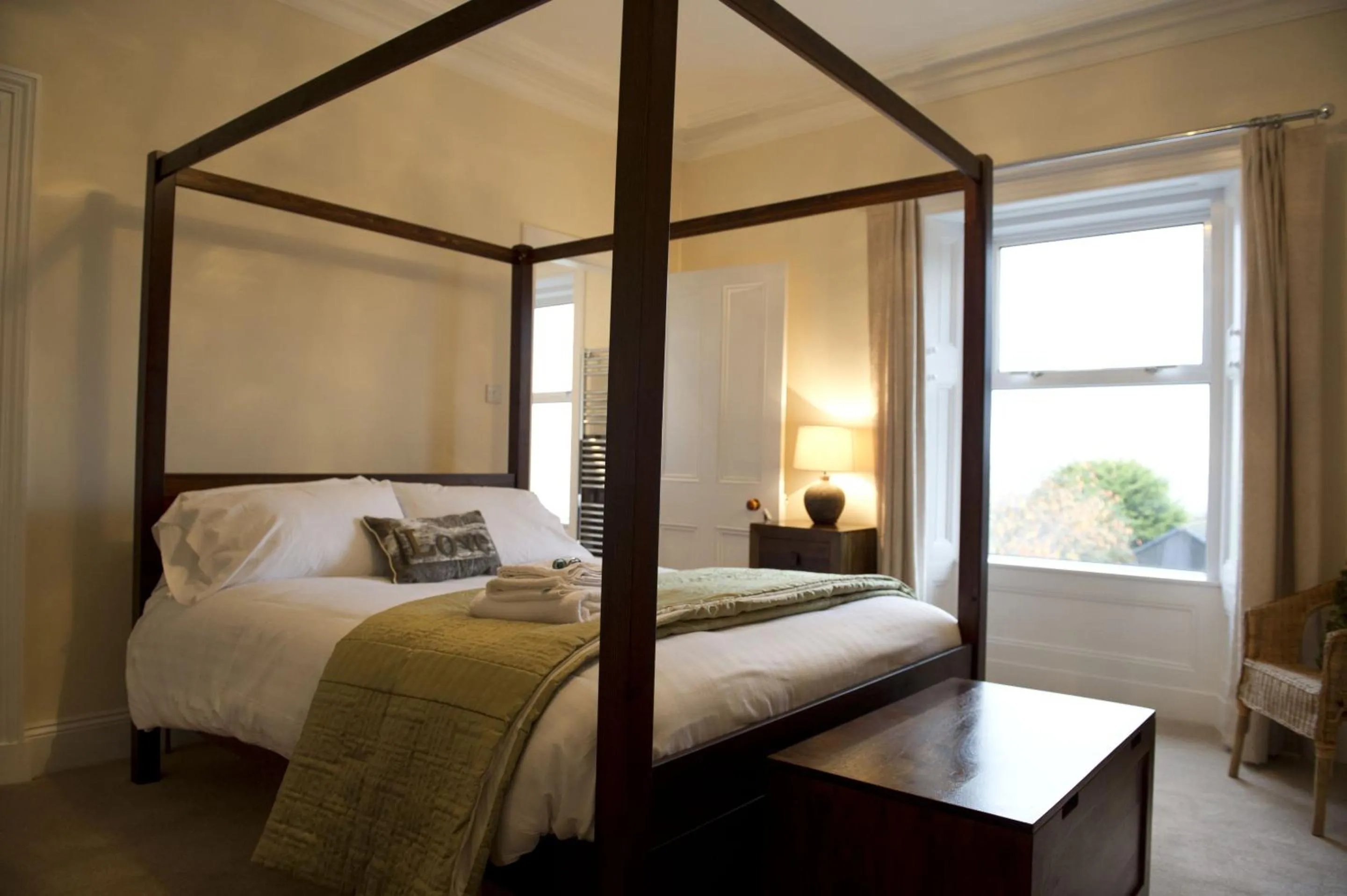 Bedroom, Bed in Springfield guest house