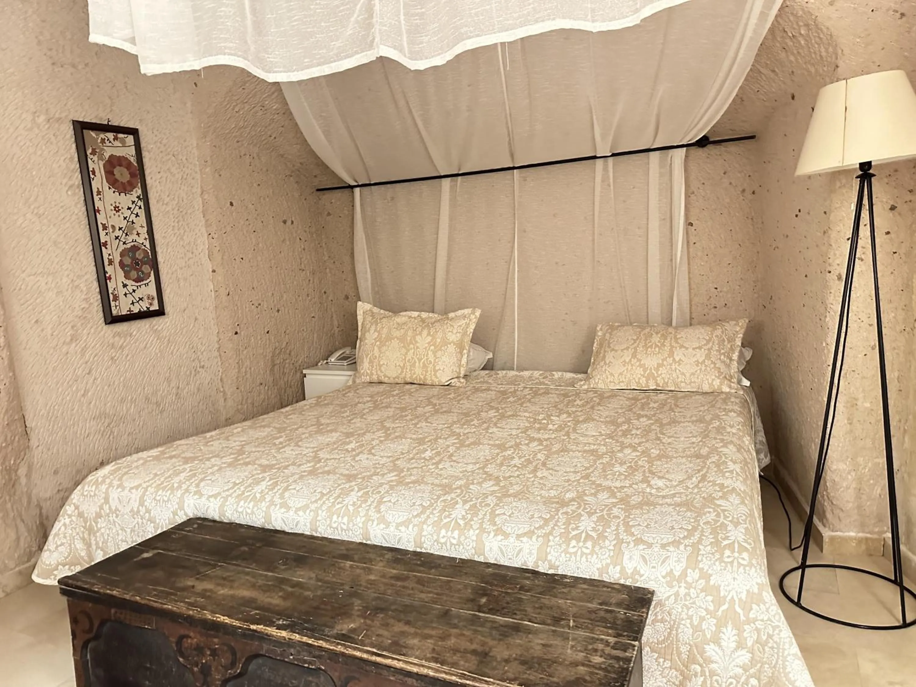 Bed in Kistar Cave Hotel