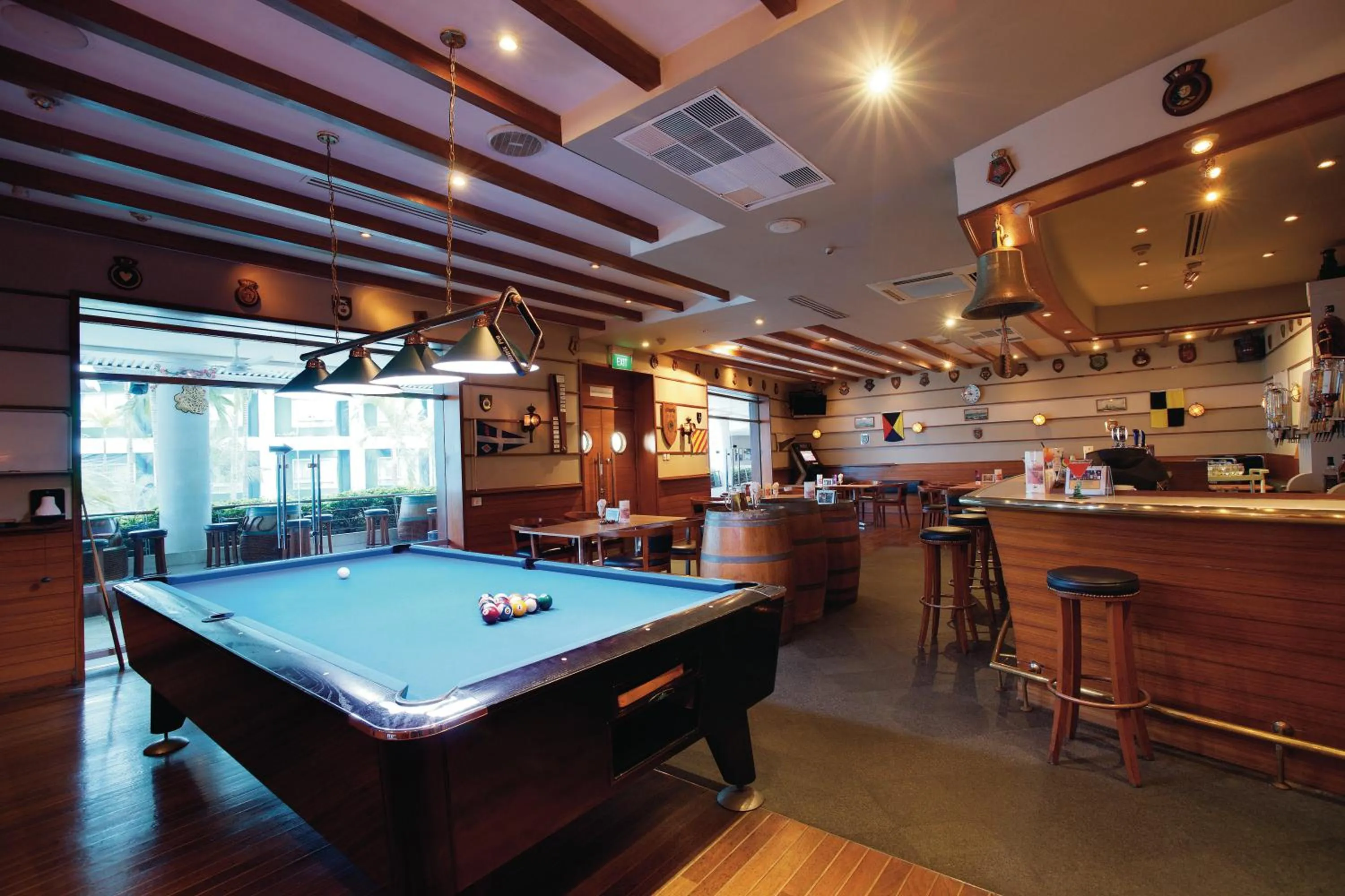 Alcoholic drinks in Republic of Singapore Yacht Club