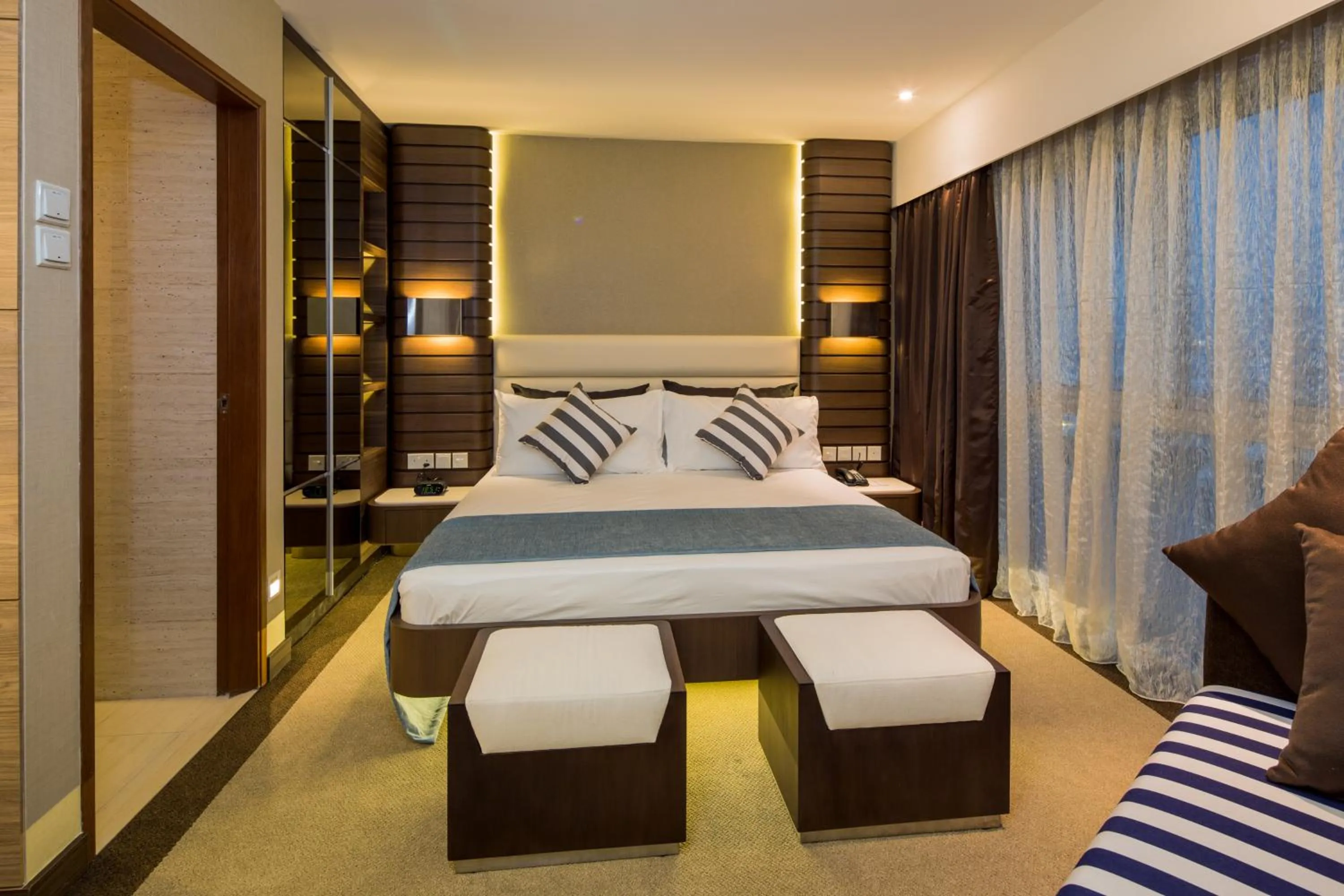Bedroom, Bed in Republic of Singapore Yacht Club