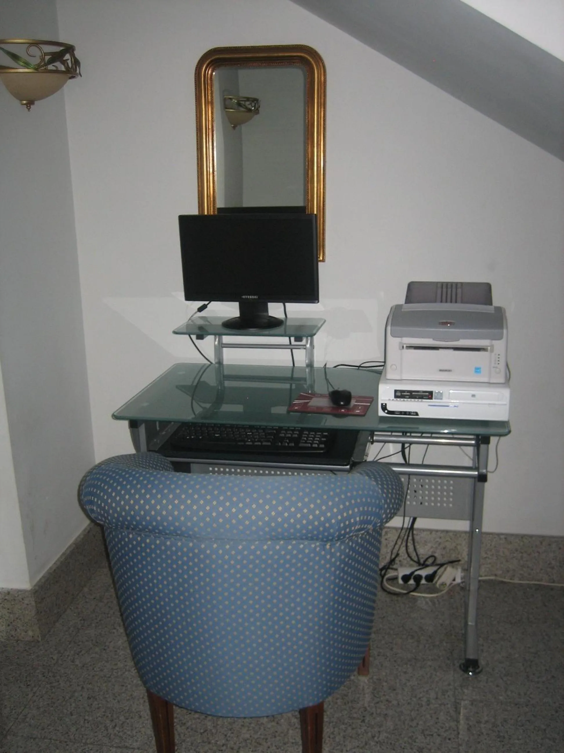 TV and multimedia in Hotel Santiago