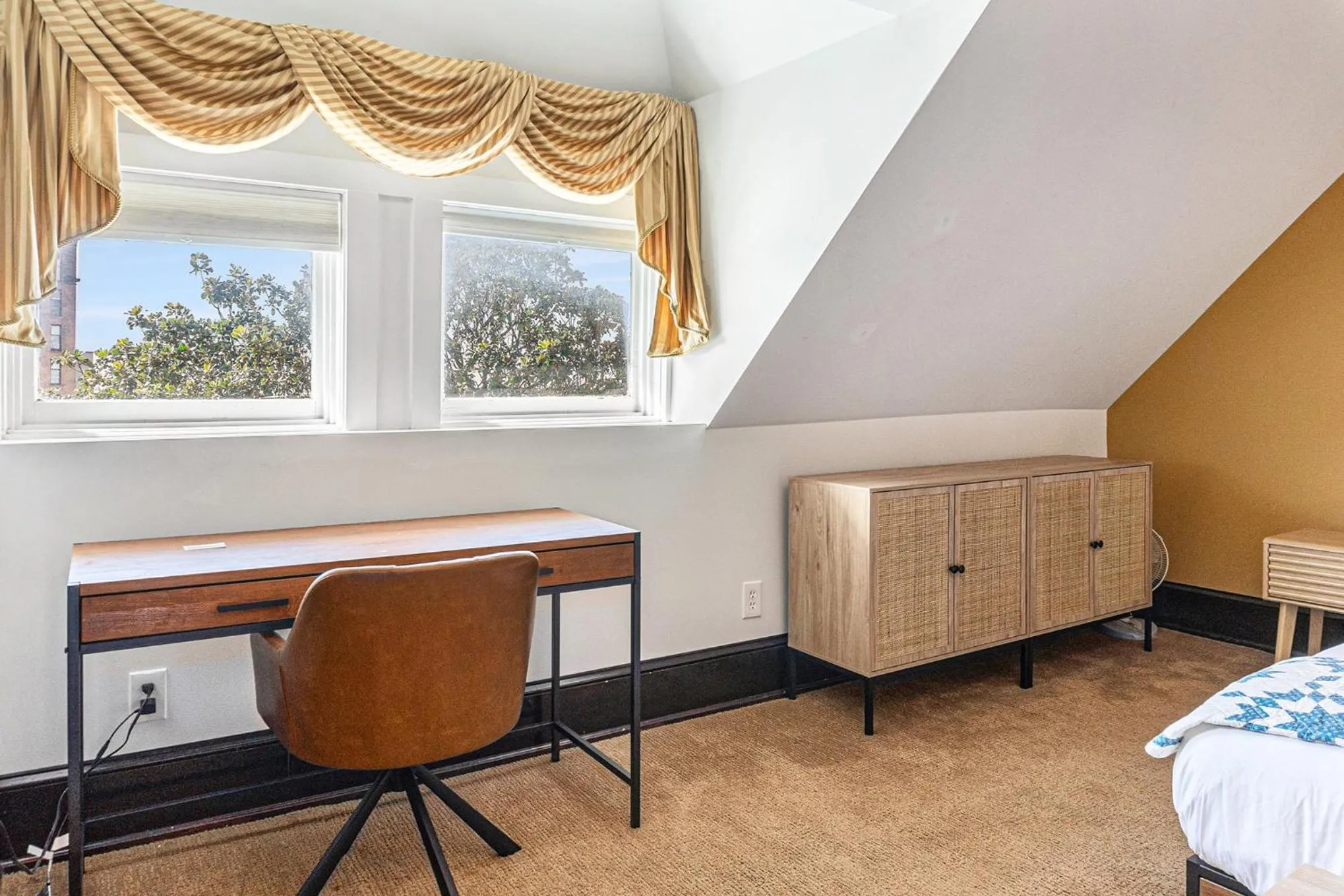 Bedroom, Bed in Hassinger Daniels Guest House