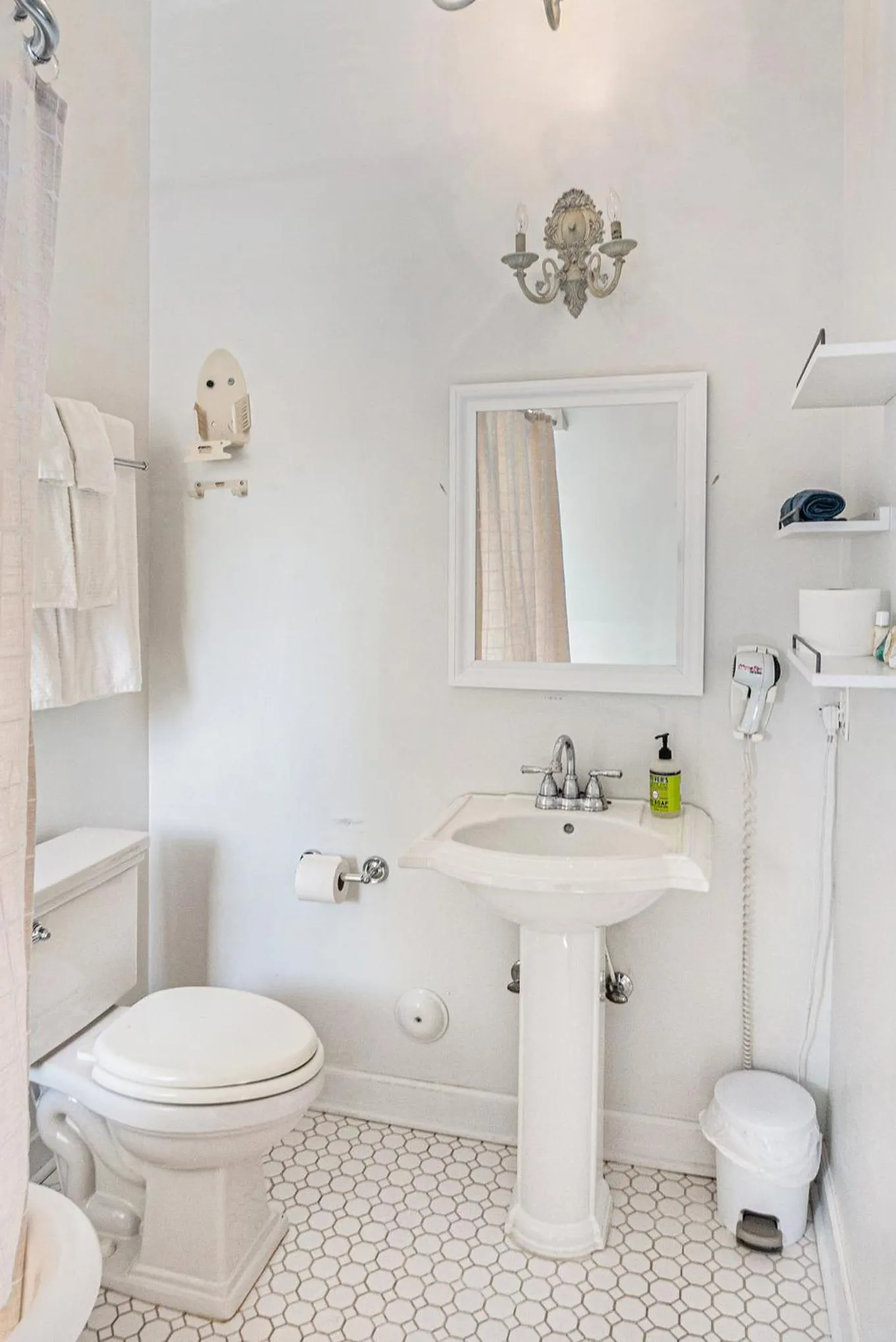Bathroom in Hassinger Daniels Guest House