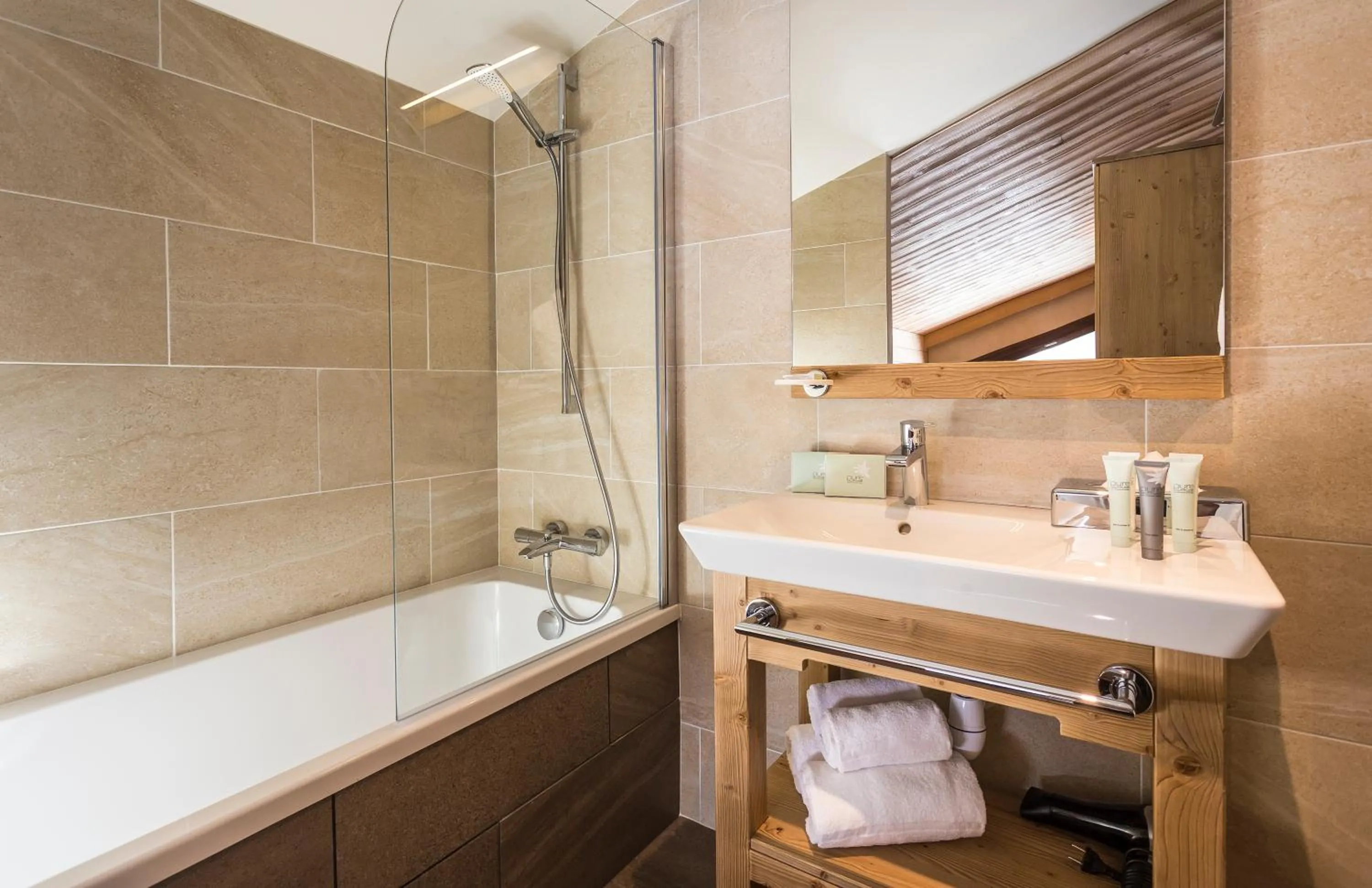 Bathroom in Hôtel Saint Charles Val Cenis