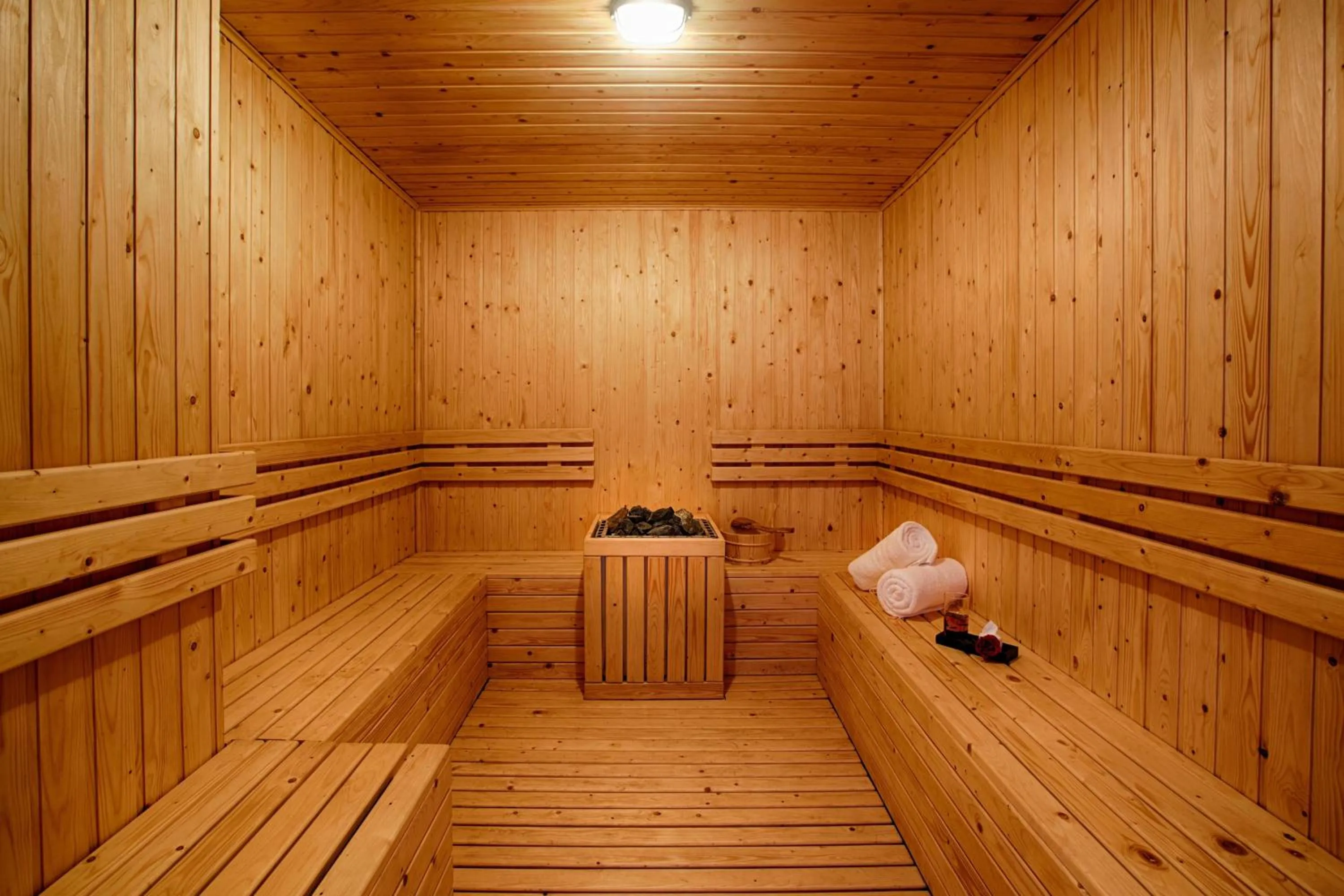 Sauna in Avatar Danang Hotel