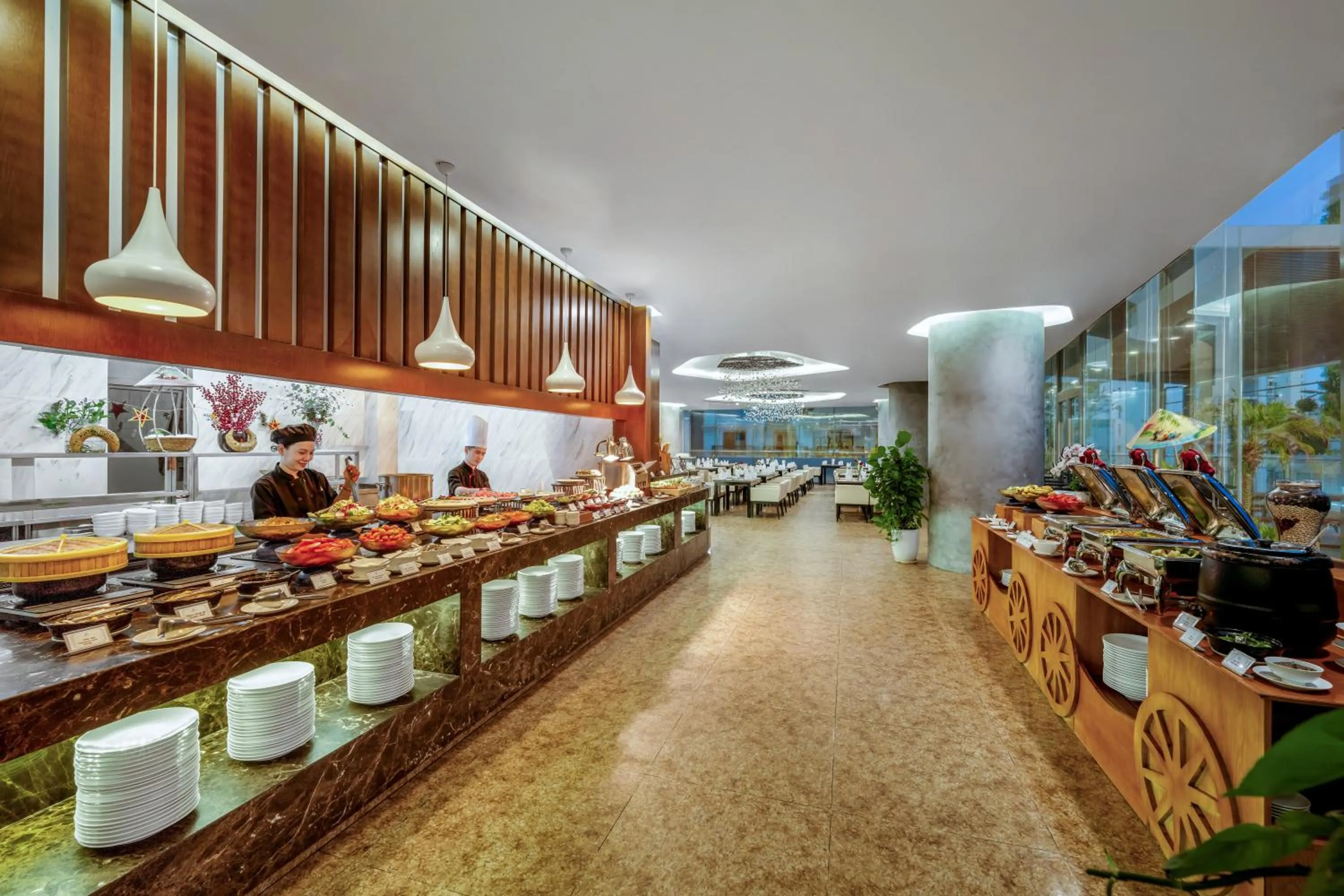 Restaurant/places to eat in Avatar Danang Hotel