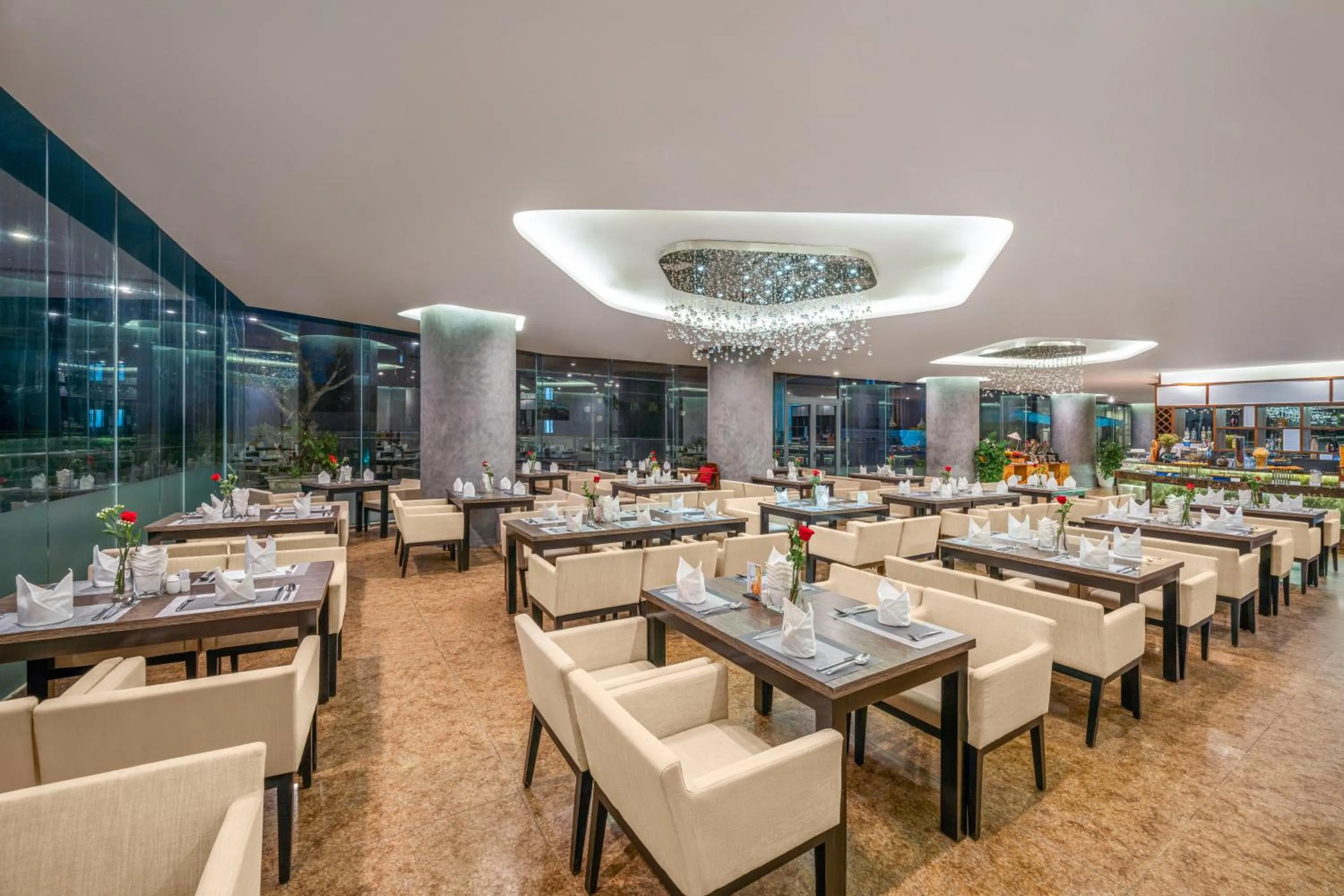 Restaurant/places to eat in Avatar Danang Hotel