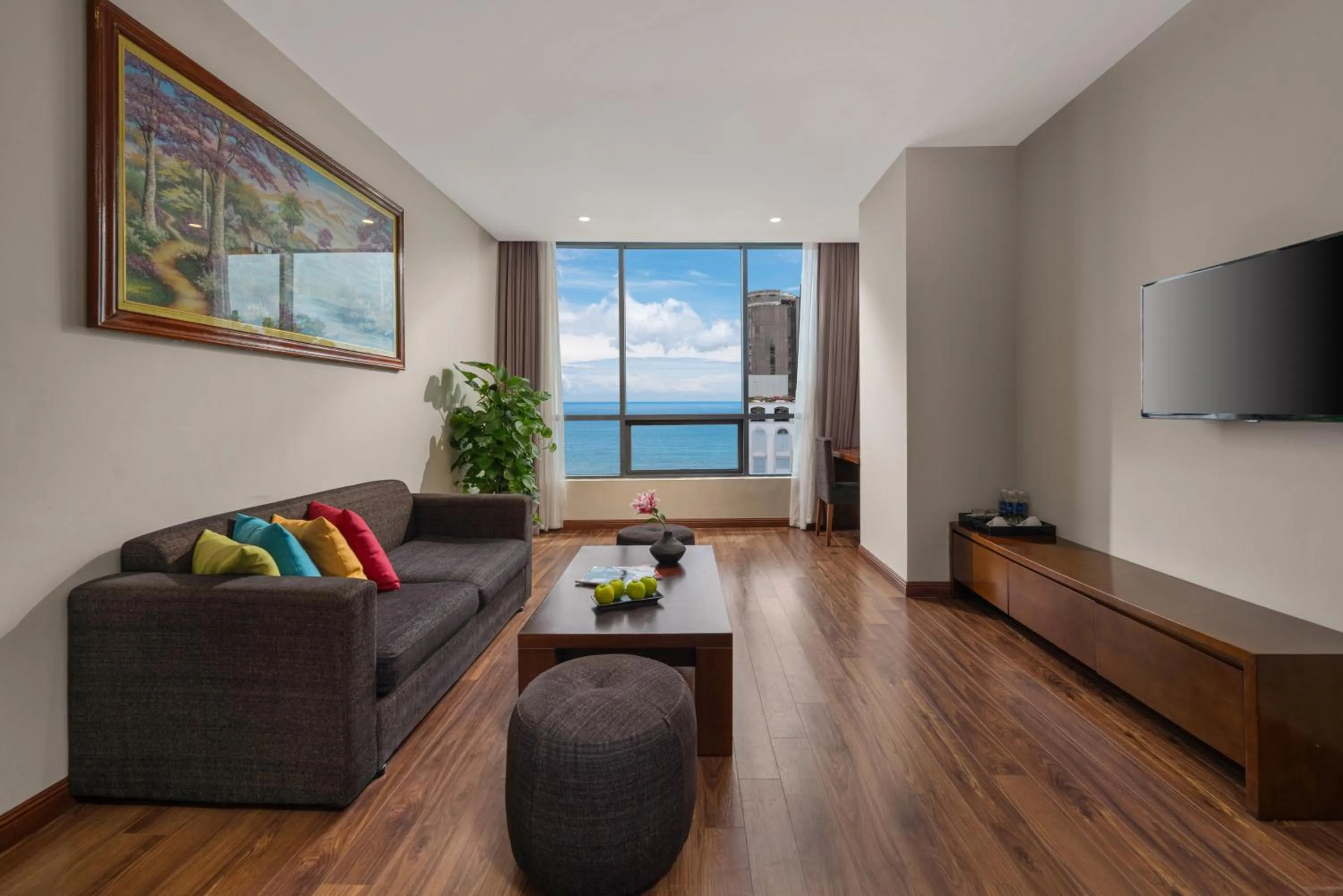 Communal lounge/ TV room in Avatar Danang Hotel