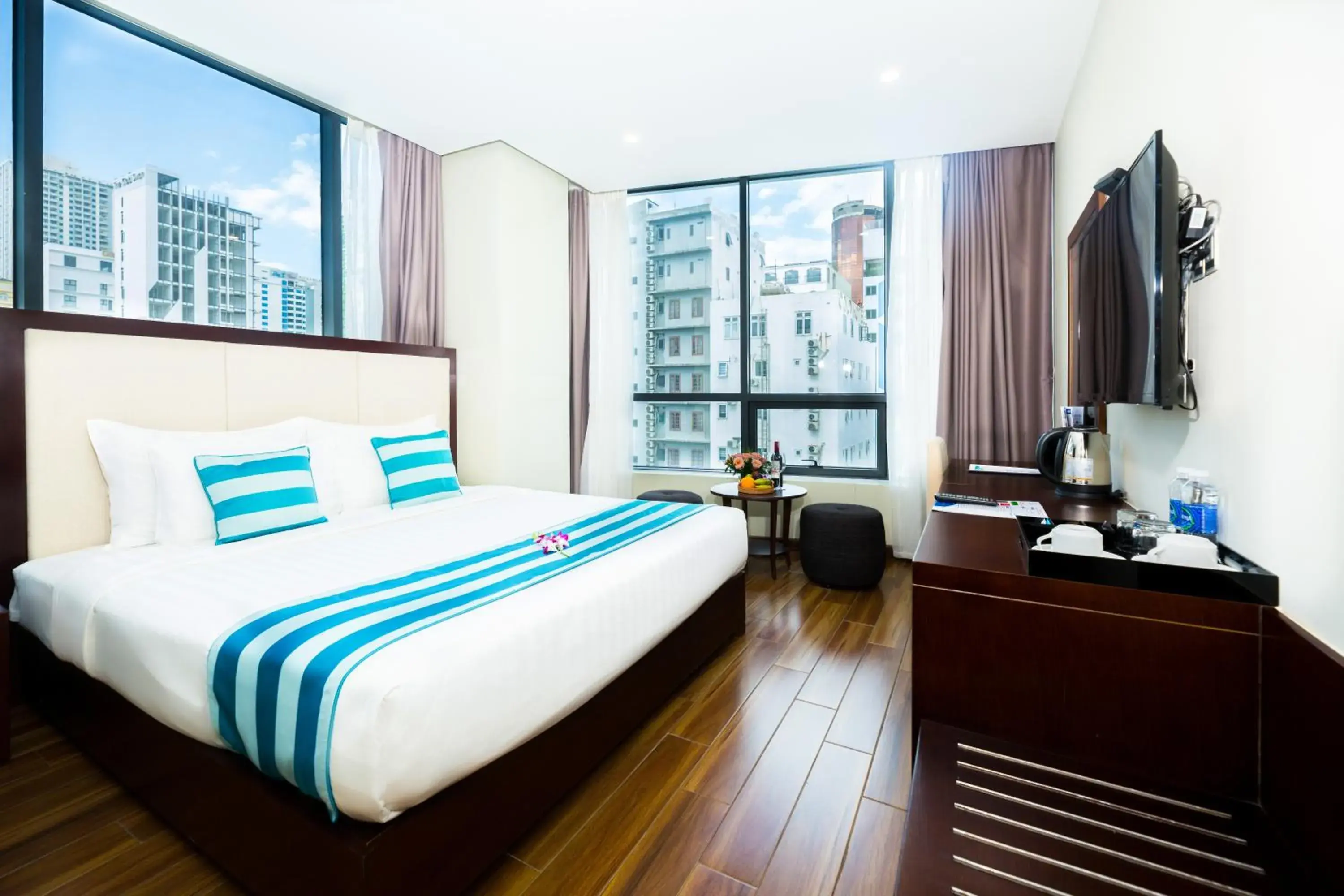 Superior Double Room with City View in Avatar Danang Hotel Superior Double Room with City View in Avatar Danang Hotel