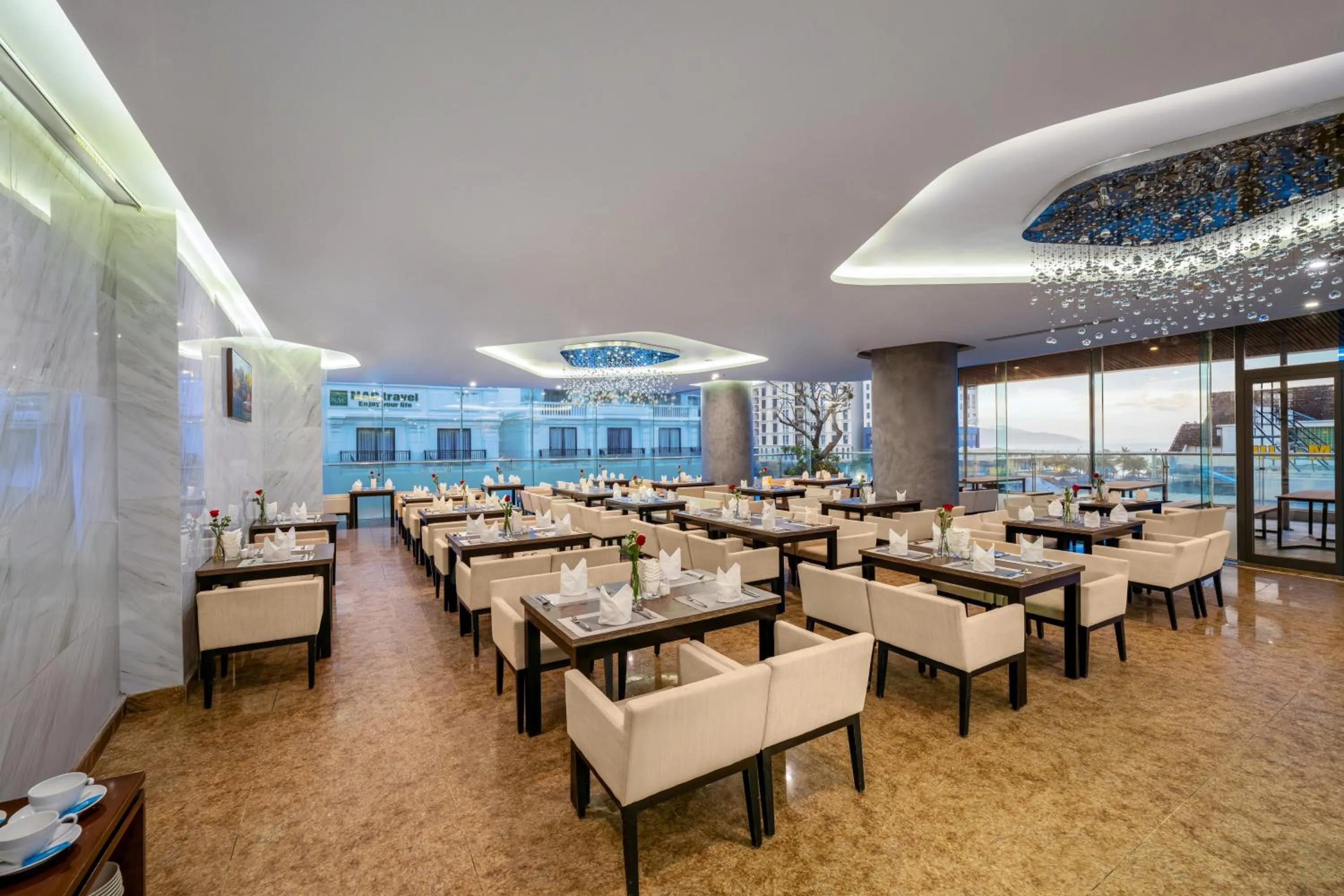 Restaurant/places to eat in Avatar Danang Hotel